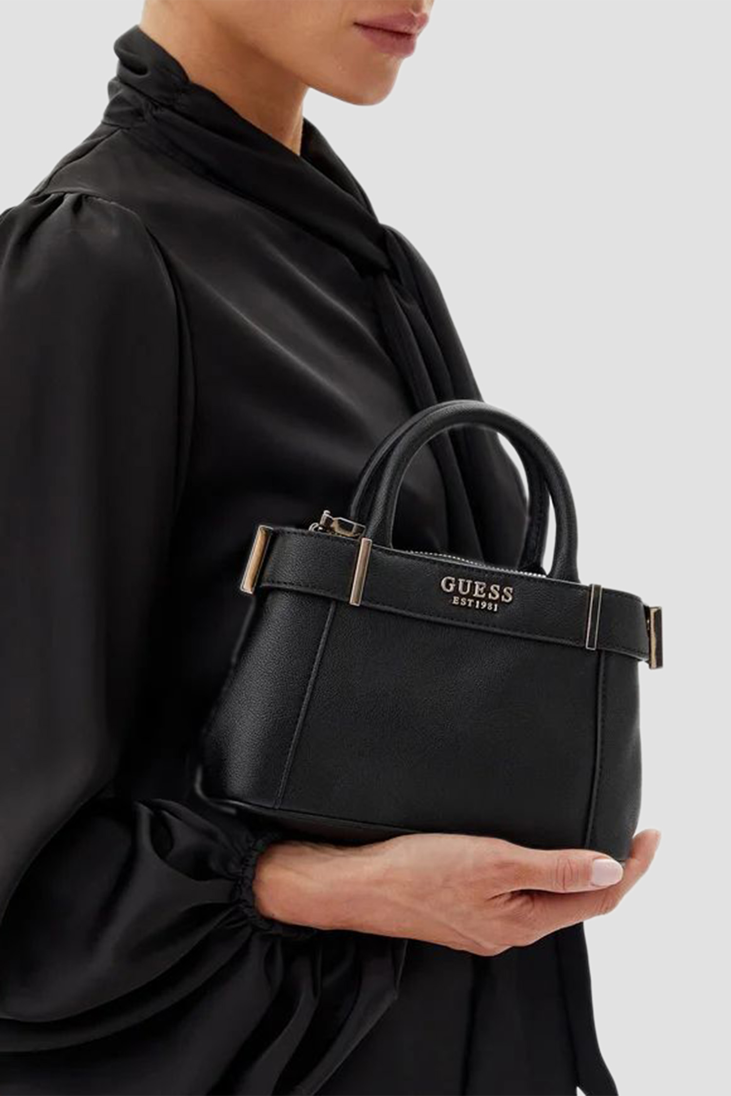 Жіноча чорна сумка Guess HWBG96.33760;BLA