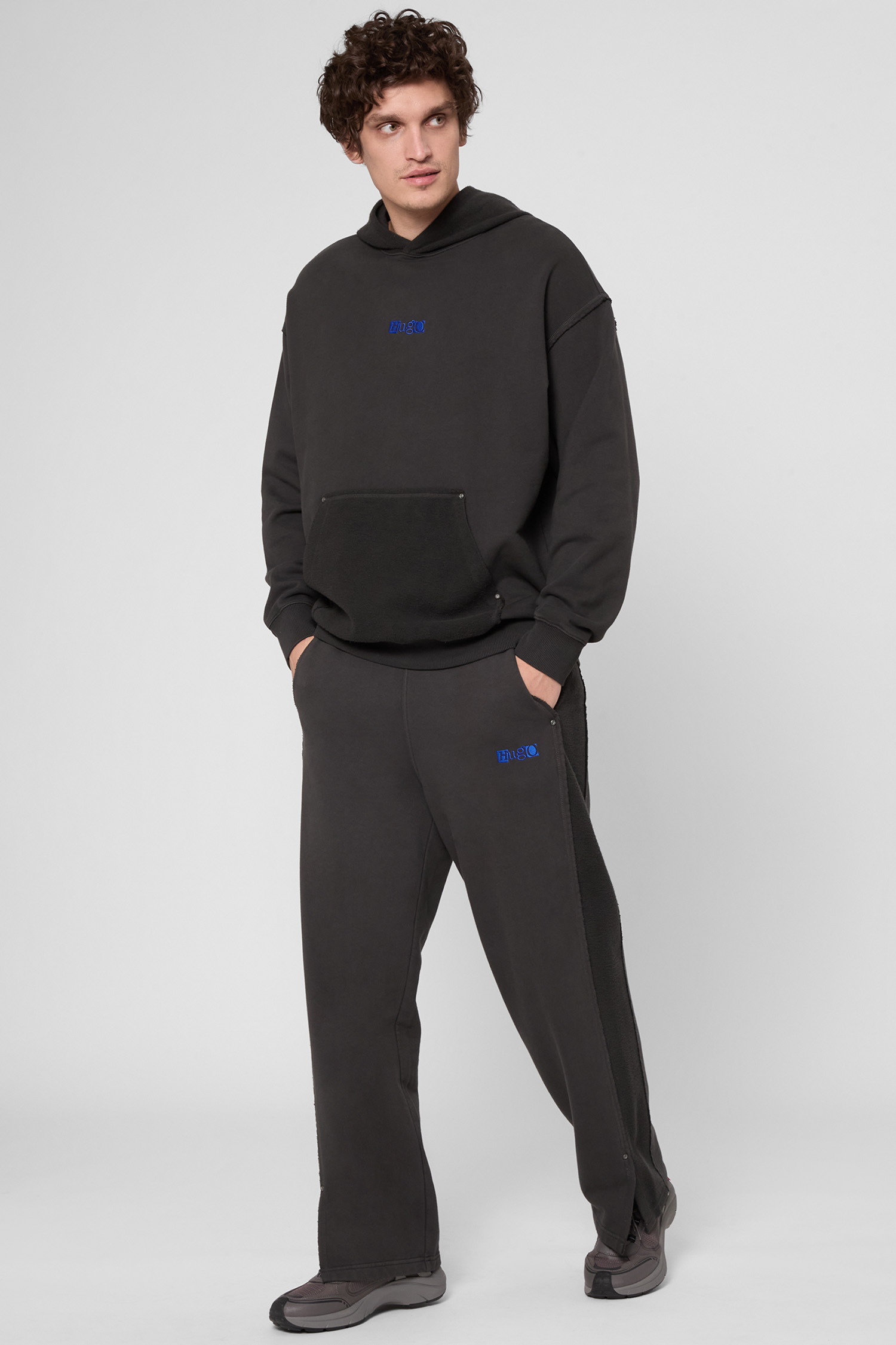 Чоловічі темно-сірі спортивні штани HUGO BLUE 50542841;001