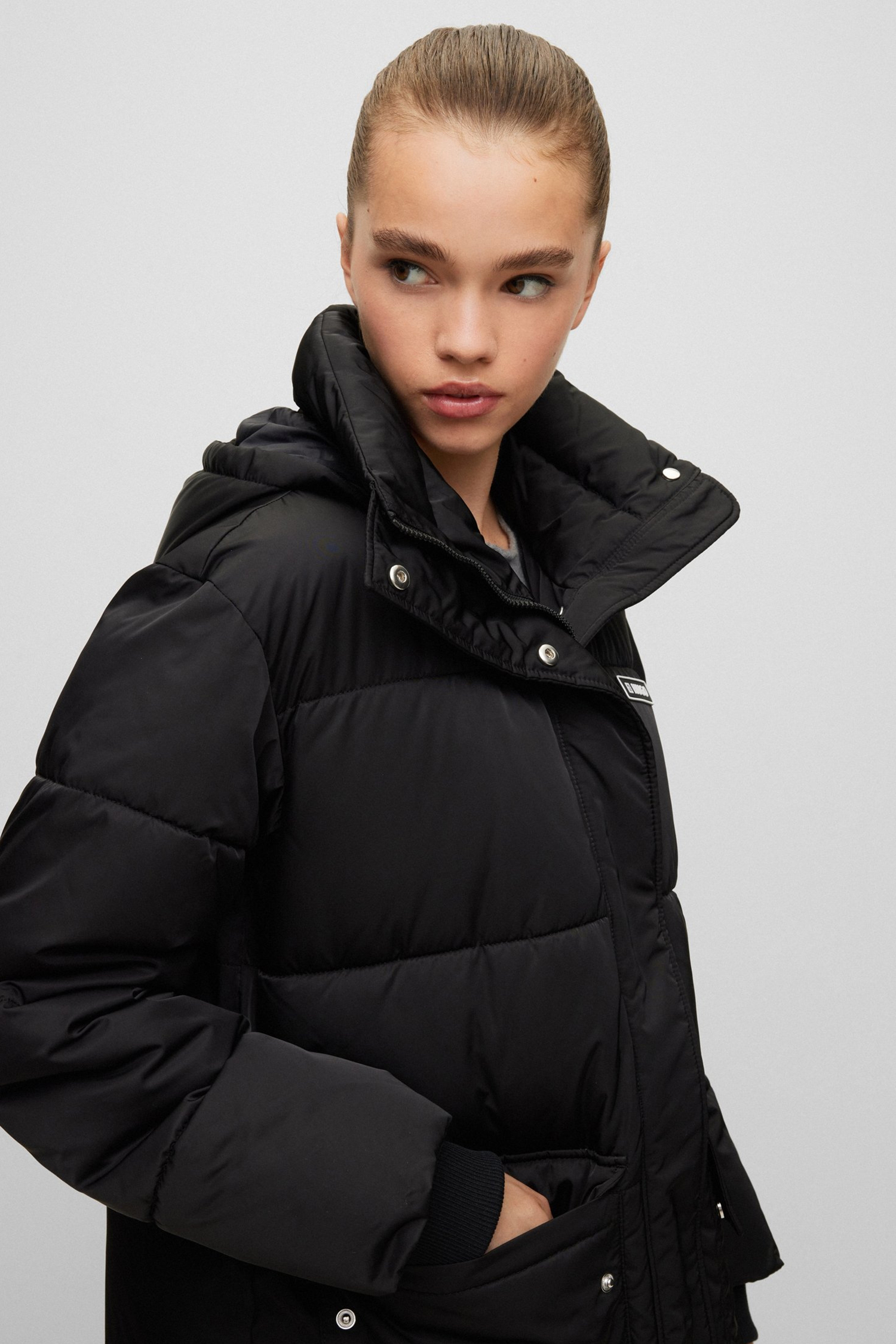 Женская черная куртка HUGO 50478702;001