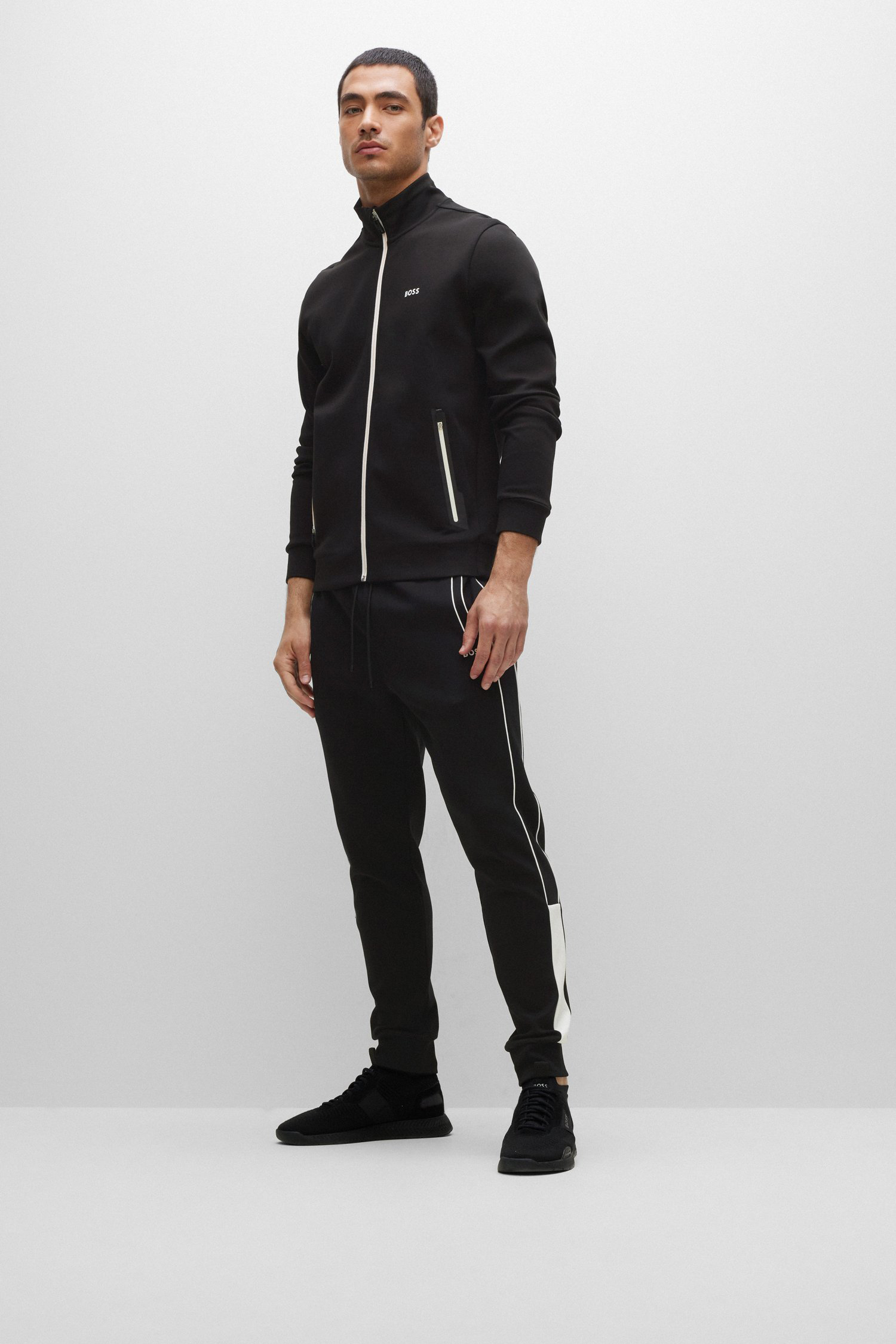 Чоловіча чорна спортивна кофта BOSS 50476406;001