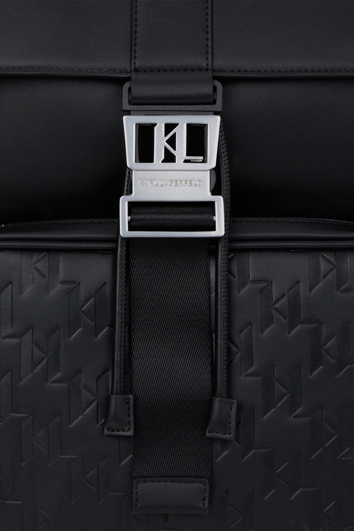Чоловічий чорний рюкзак Karl Lagerfeld B1M30217;999