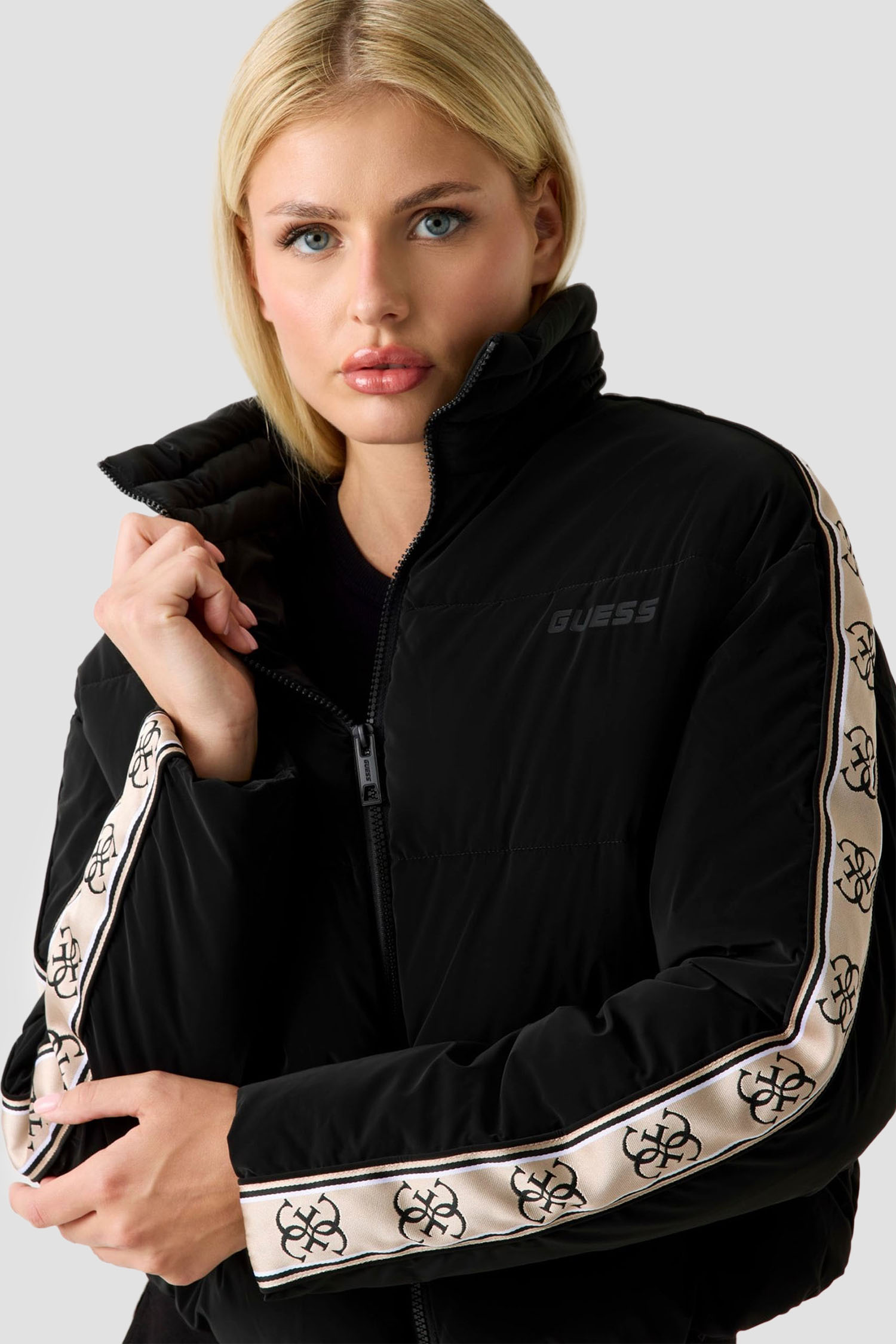 Женская черная куртка Guess V5BL11.WGYC2;JBLK