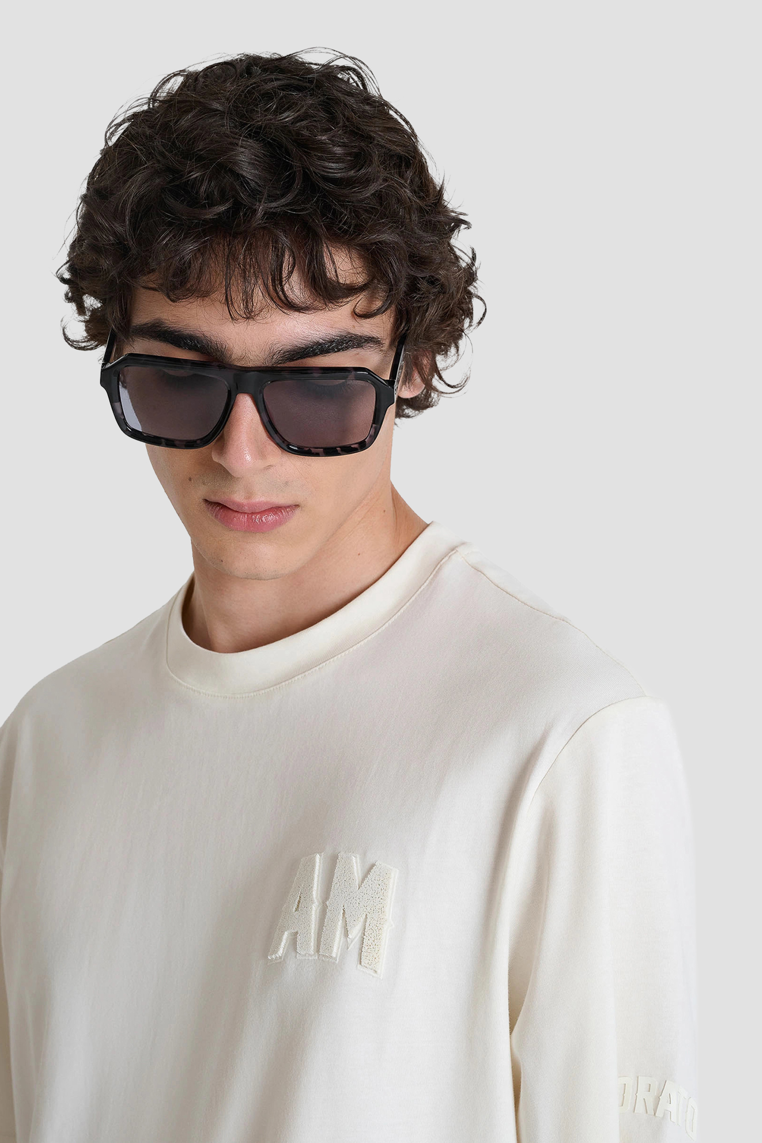 Мужская белая футболка Antony Morato MMKS02689.FA100240;1021