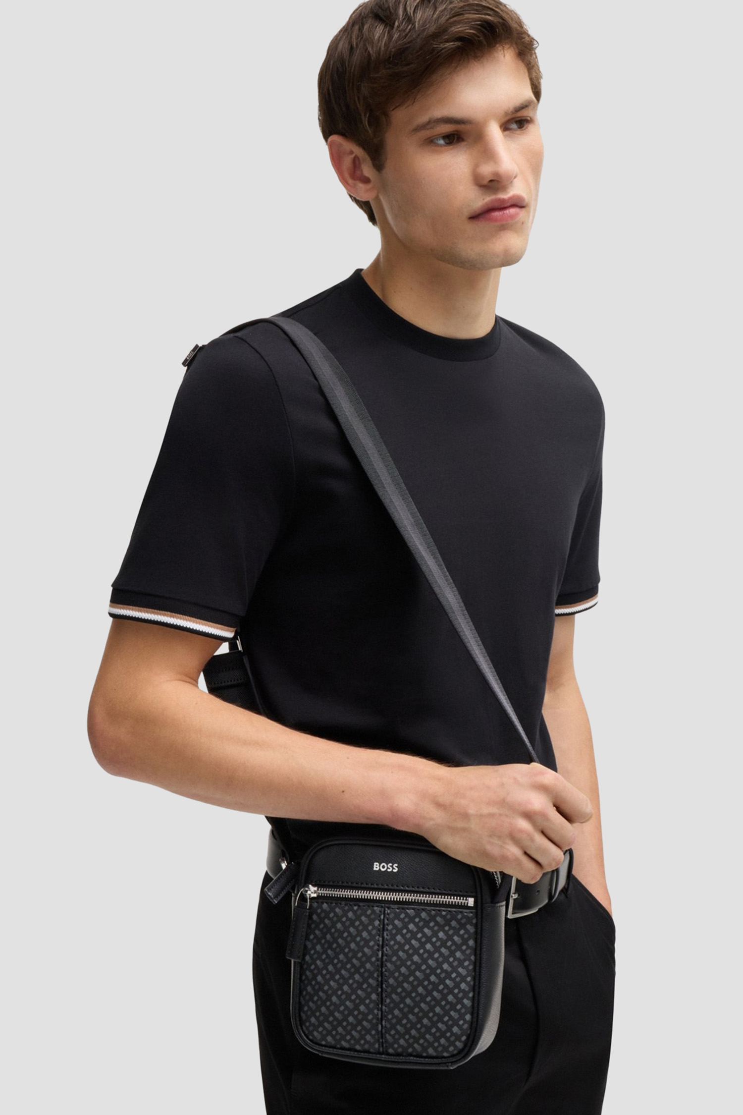 Чоловіча чорна сумка BOSS 50529313;001