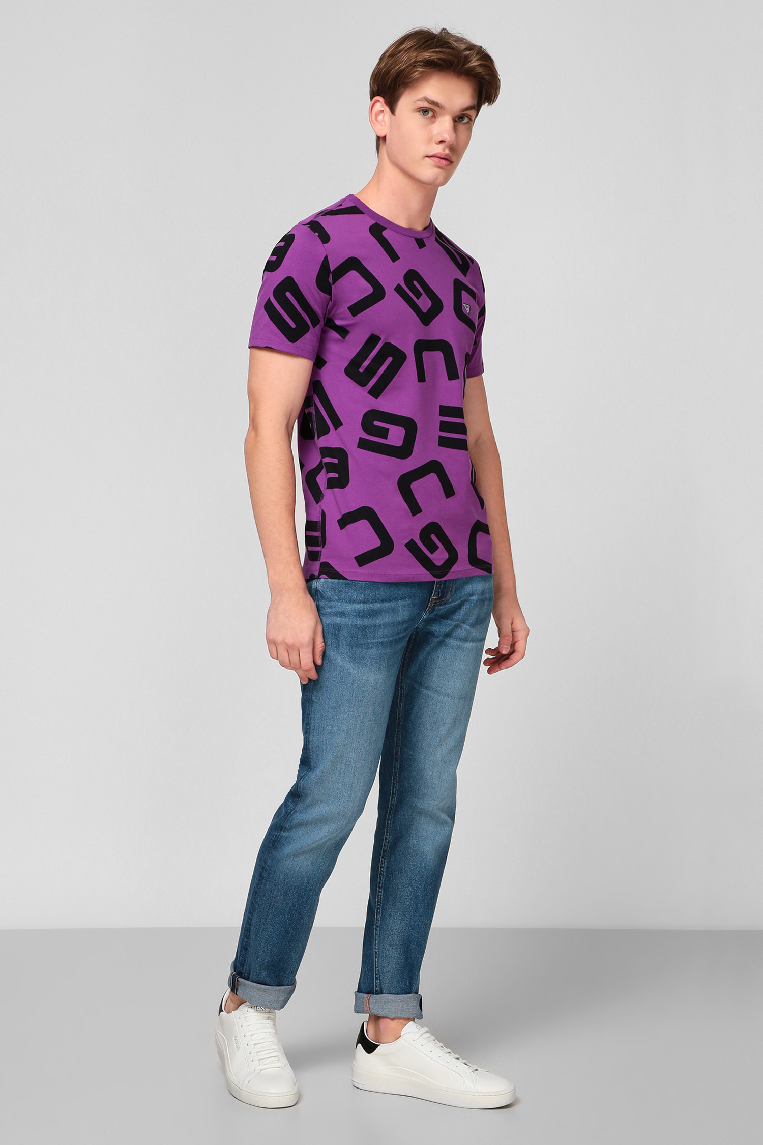 Фиолетовая футболка с узором для парней Guess M0YI84.I3Z00;P42C