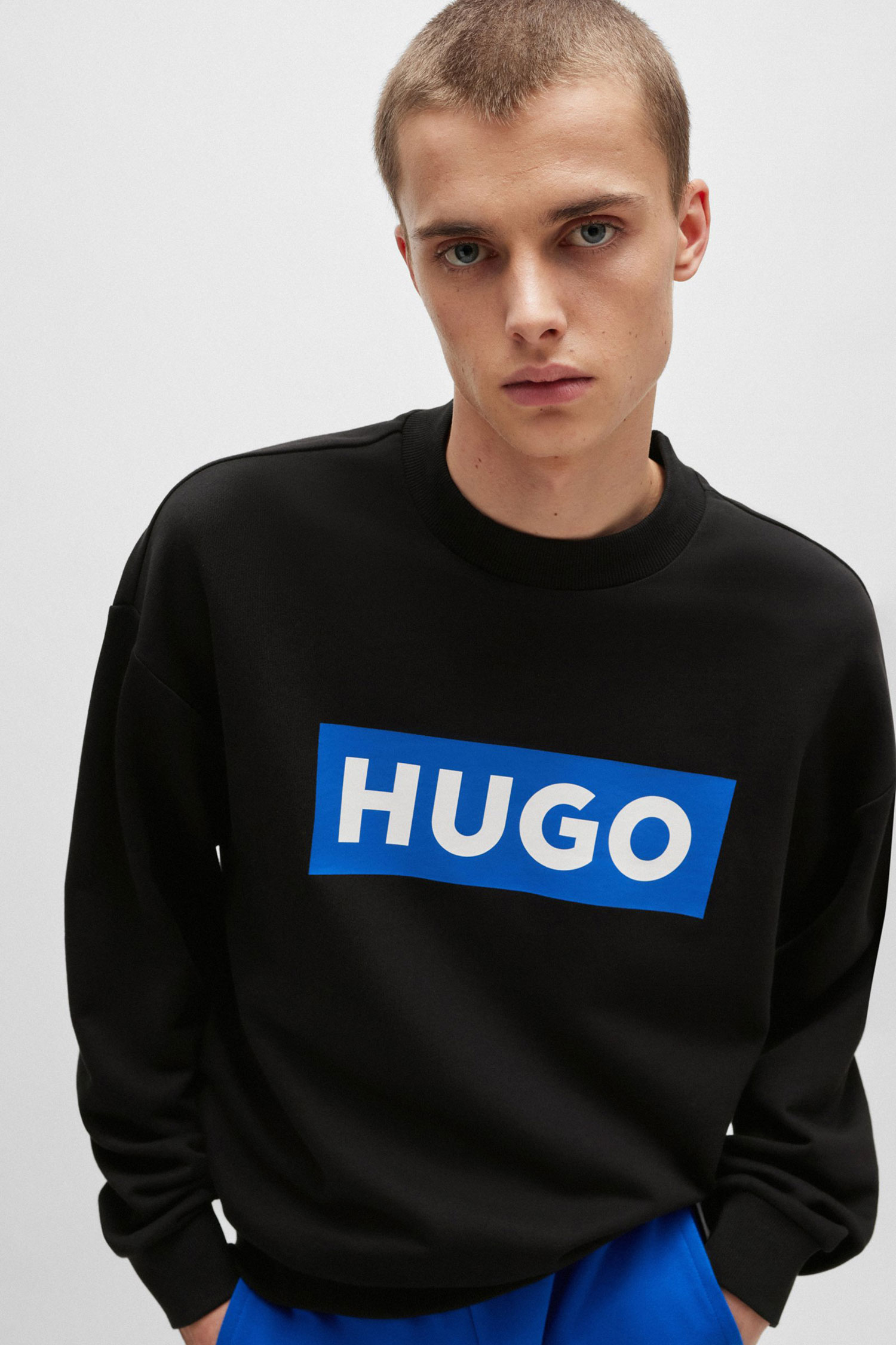 Чоловічий чорний світшот HUGO BLUE 50522375;001