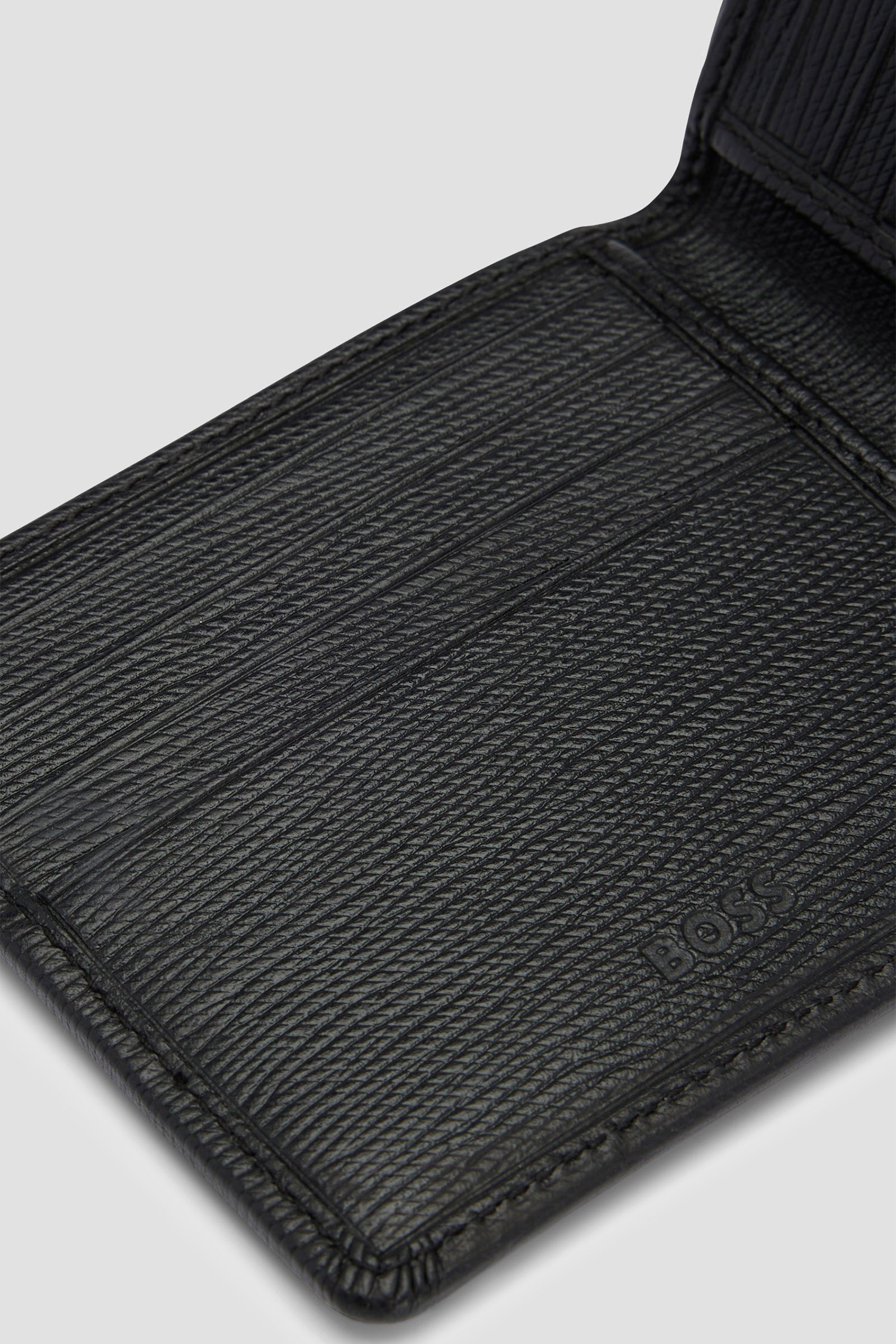 Чоловічий чорний шкіряний гаманець BOSS 50470471;001