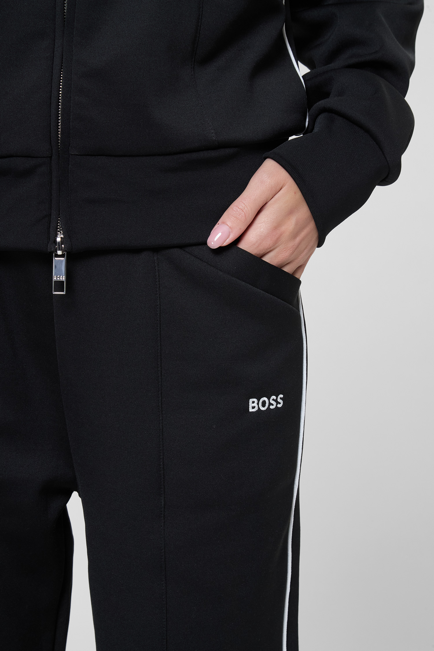 Жіночі чорні спортивні штани BOSS 50544183;001