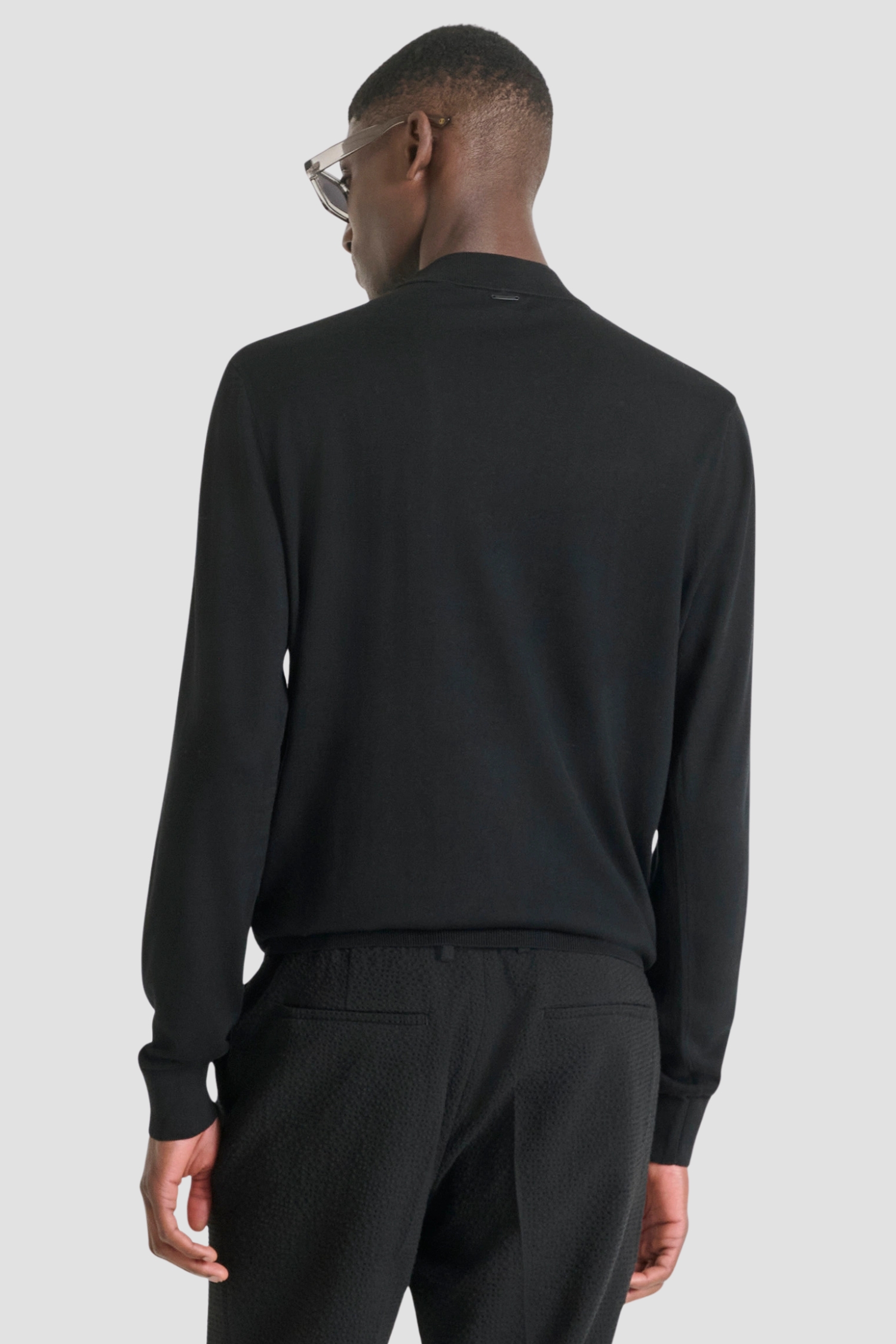 Чоловічий чорний джемпер Antony Morato MMSW01523.YA400145;9000