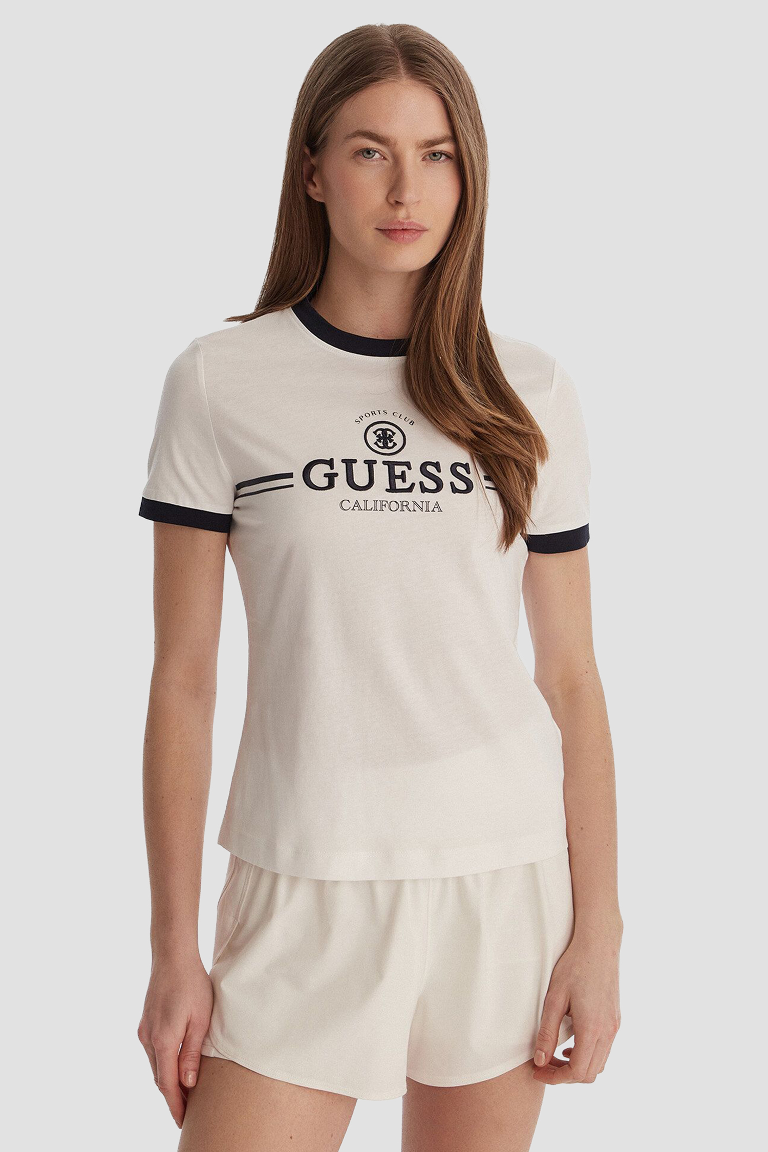 Жіноча біла футболка Guess V6GI08.K2975;G011