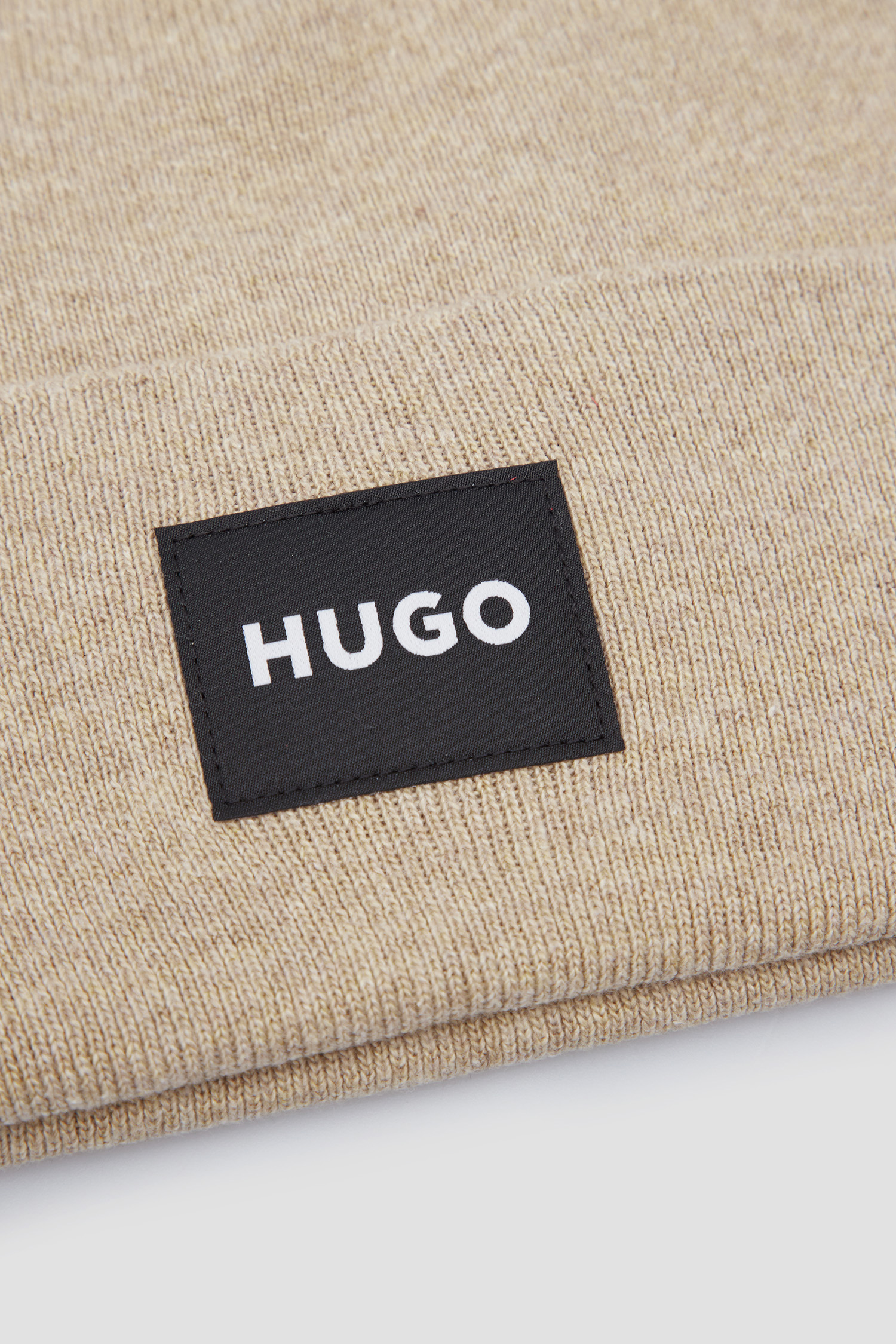 Мужская бежевая шапка HUGO 50496012;242