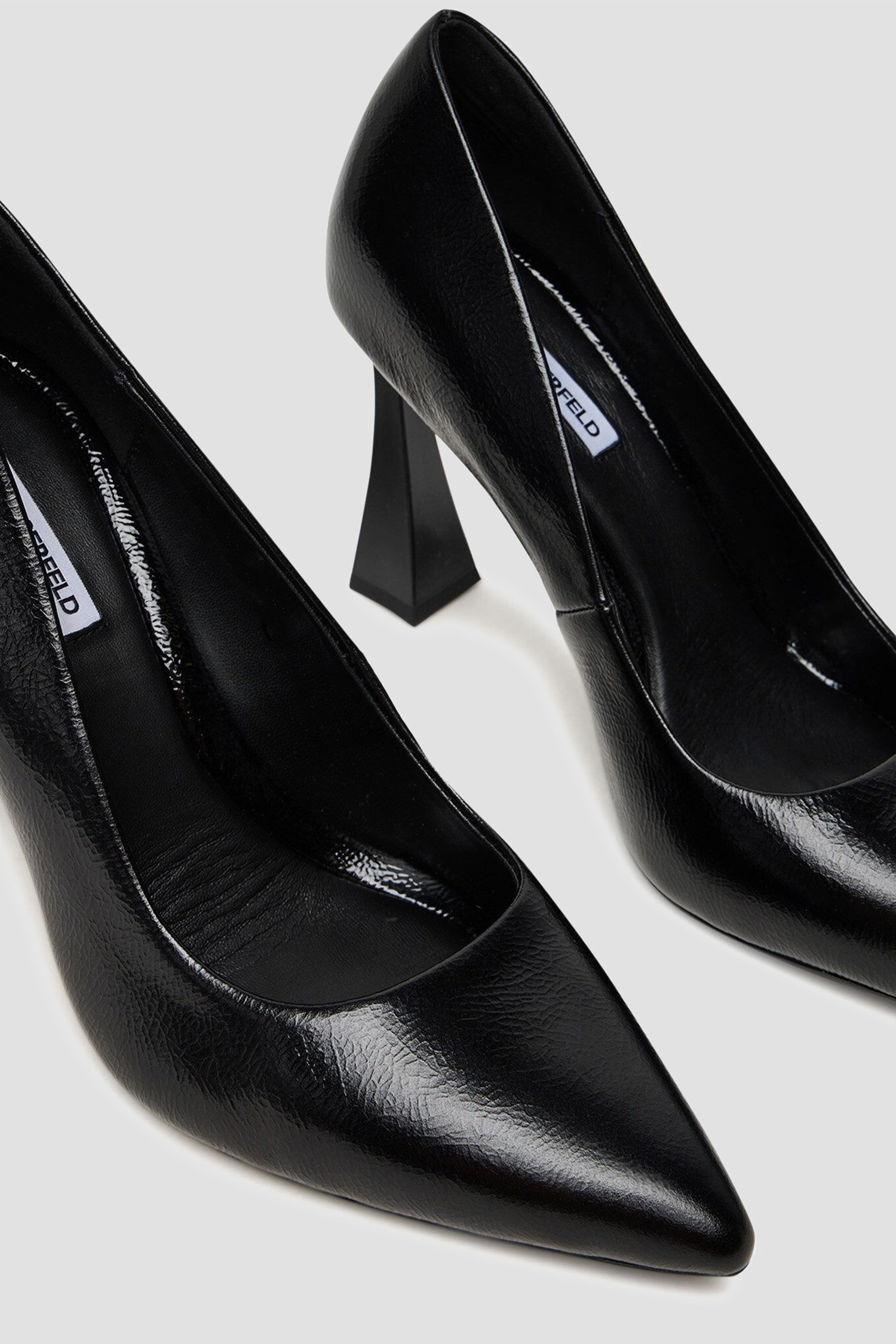 Женские черные кожаные лодочки Karl Lagerfeld KL32011;100