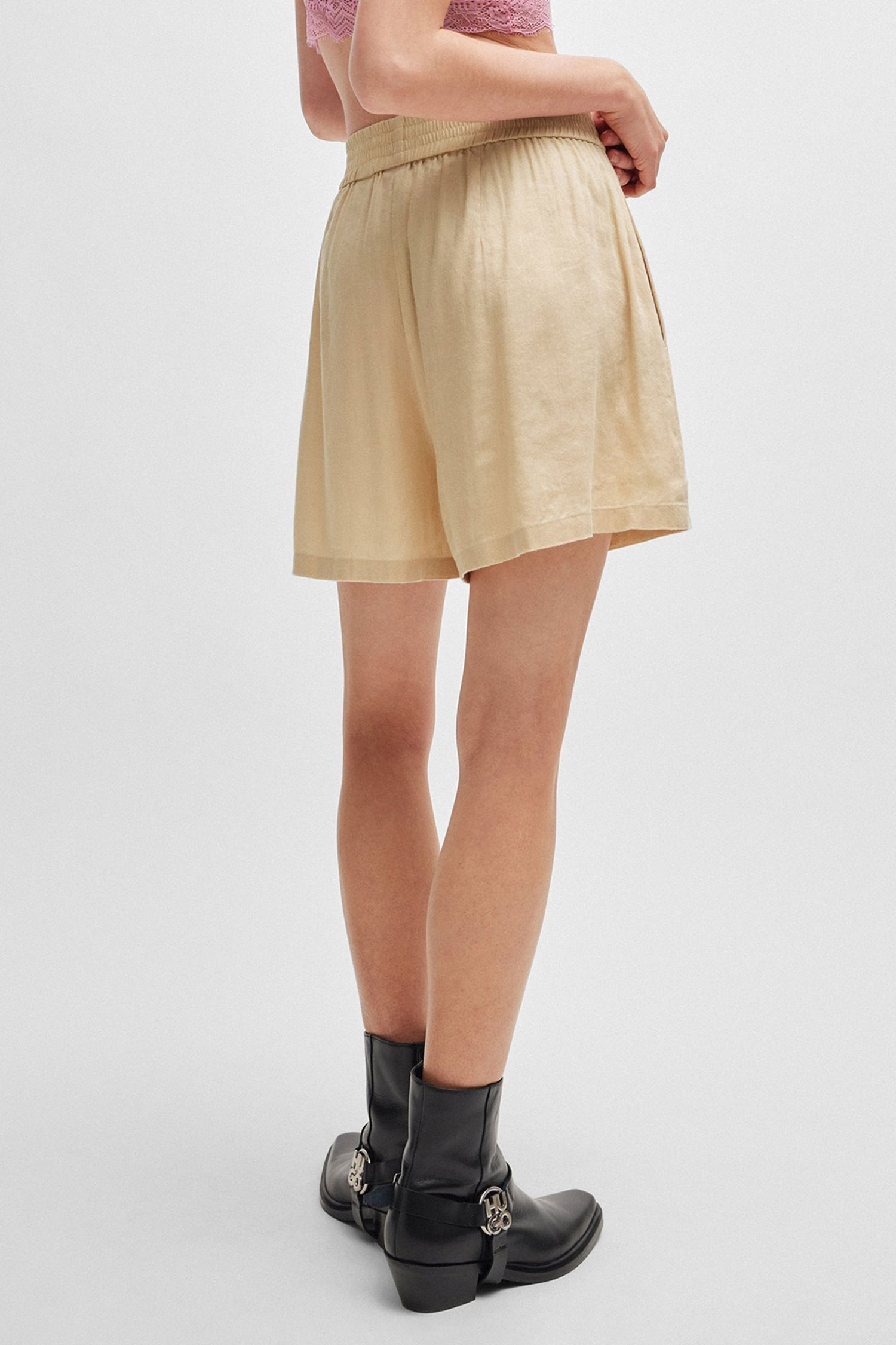 Женские бежевые льняные шорты HUGO 50512875;291