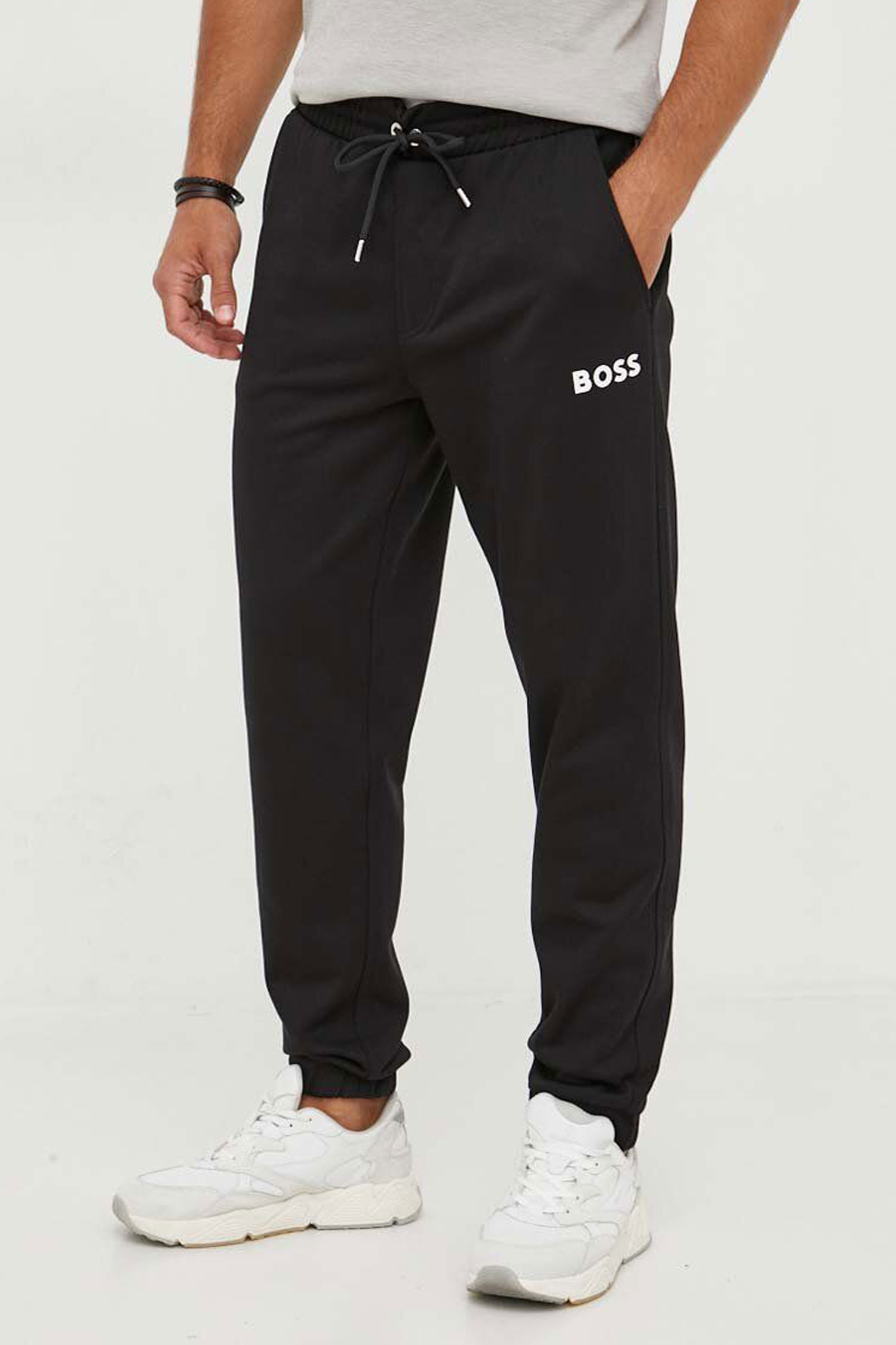 Мужские черные спортивные брюки BOSS 50486640;001