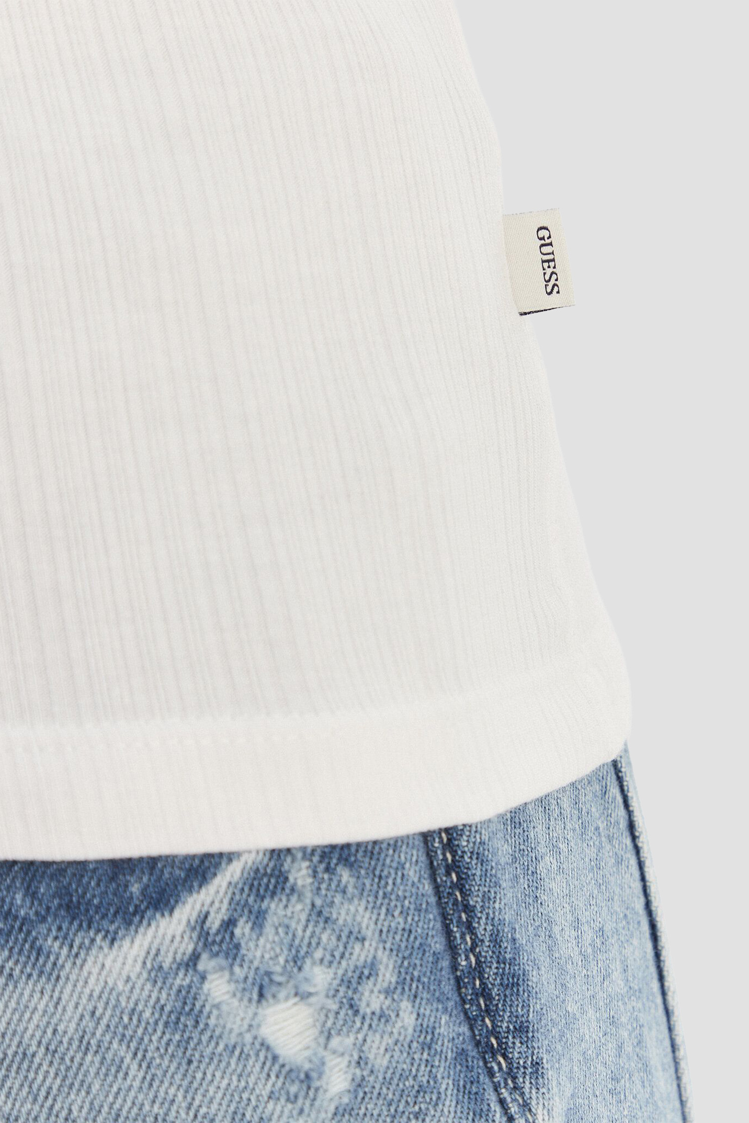 Жіноча біла майка Guess Jeans W6GPZ8.KF641;G011