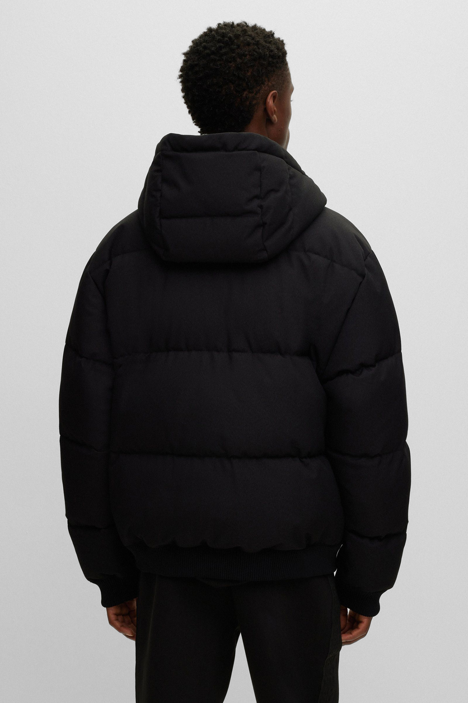 Мужская черная куртка HUGO 50496318;001