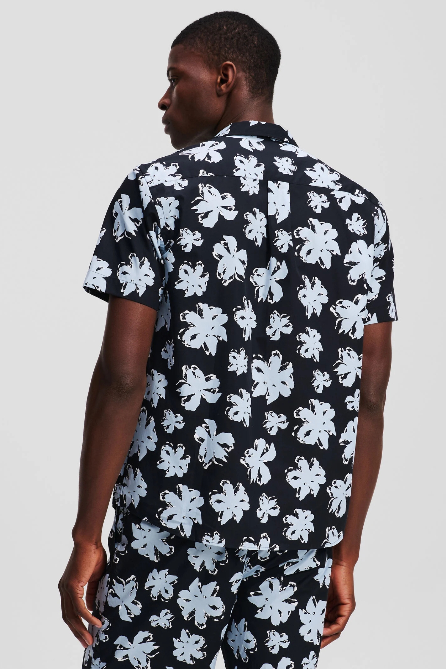 Мужская черная рубашка с узором Karl Lagerfeld 552624.605521;996