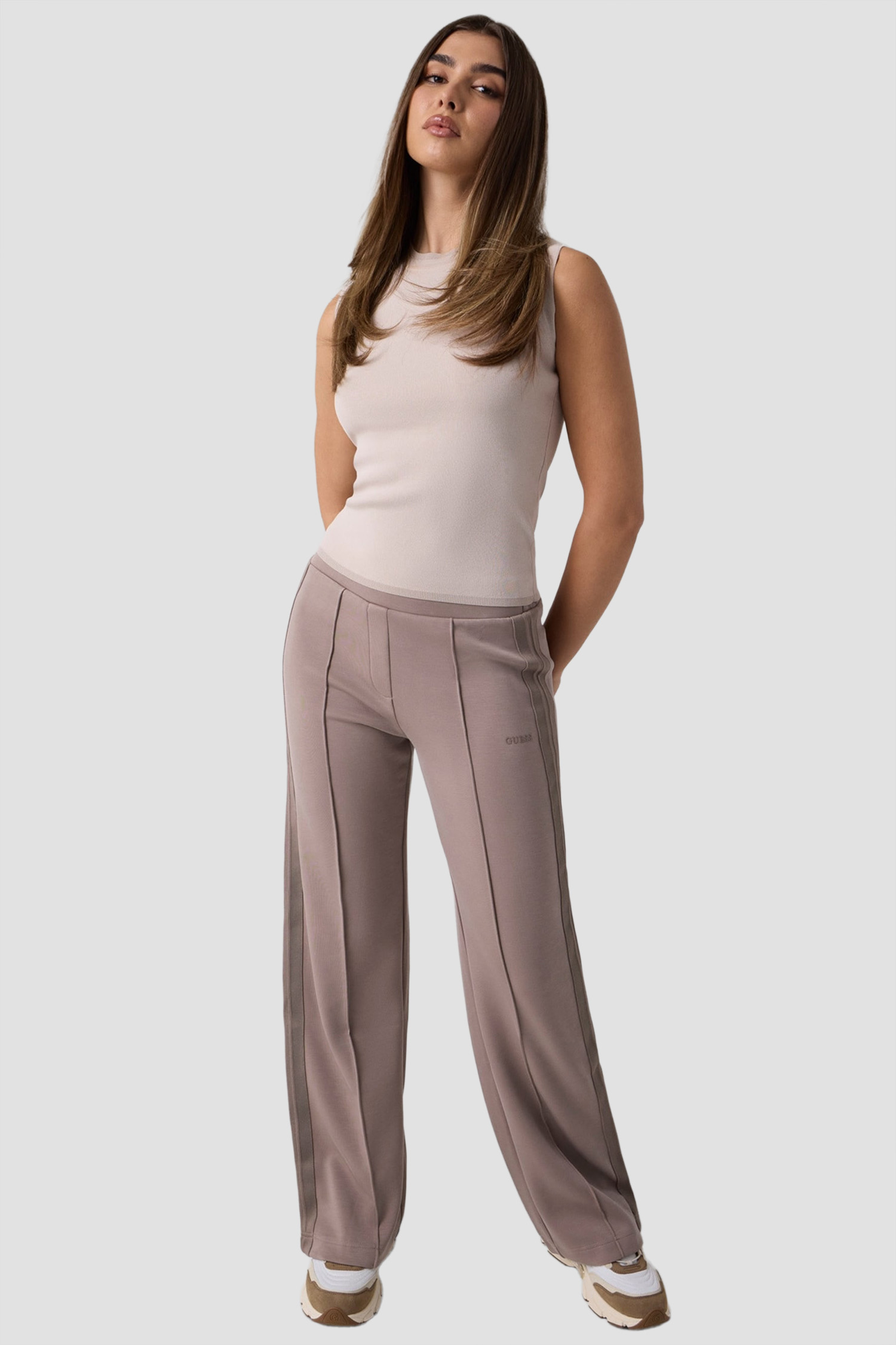 Жіночі бежеві спортивні штани Guess V6YB14.K4306;A92T