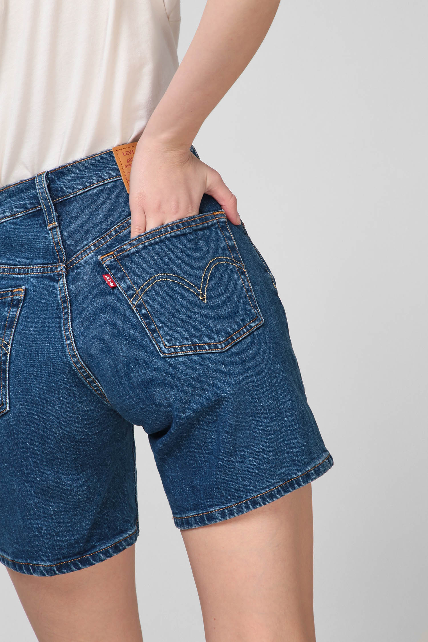 Женские синие джинсовые шорты 501® MID THIGH Levi’s® 85833;0007 — Ultrashop