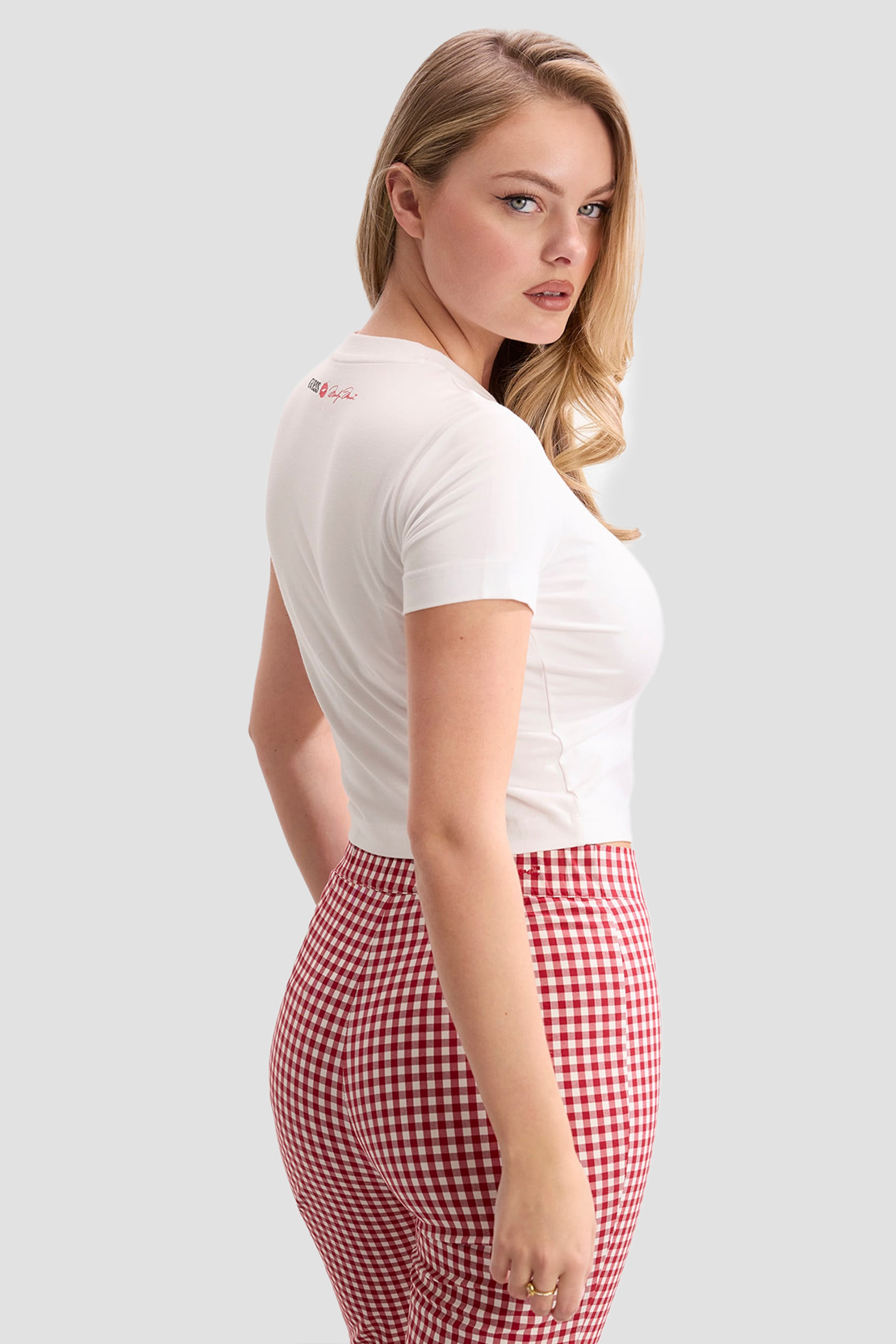 Женская белая футболка Guess W6YI64.K6710;G011
