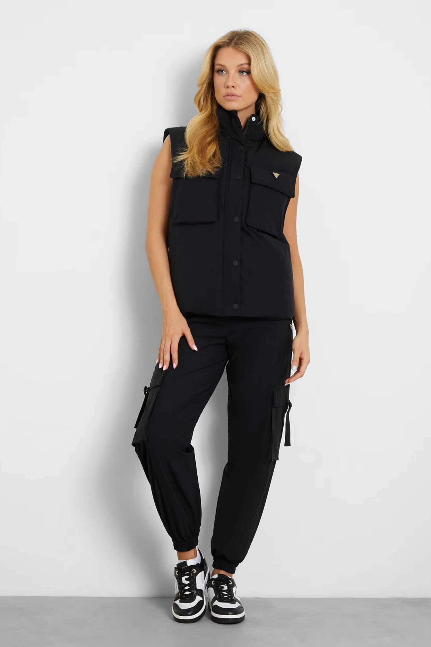 Женский черный жилет Guess V4YL00.WG982;JBLK