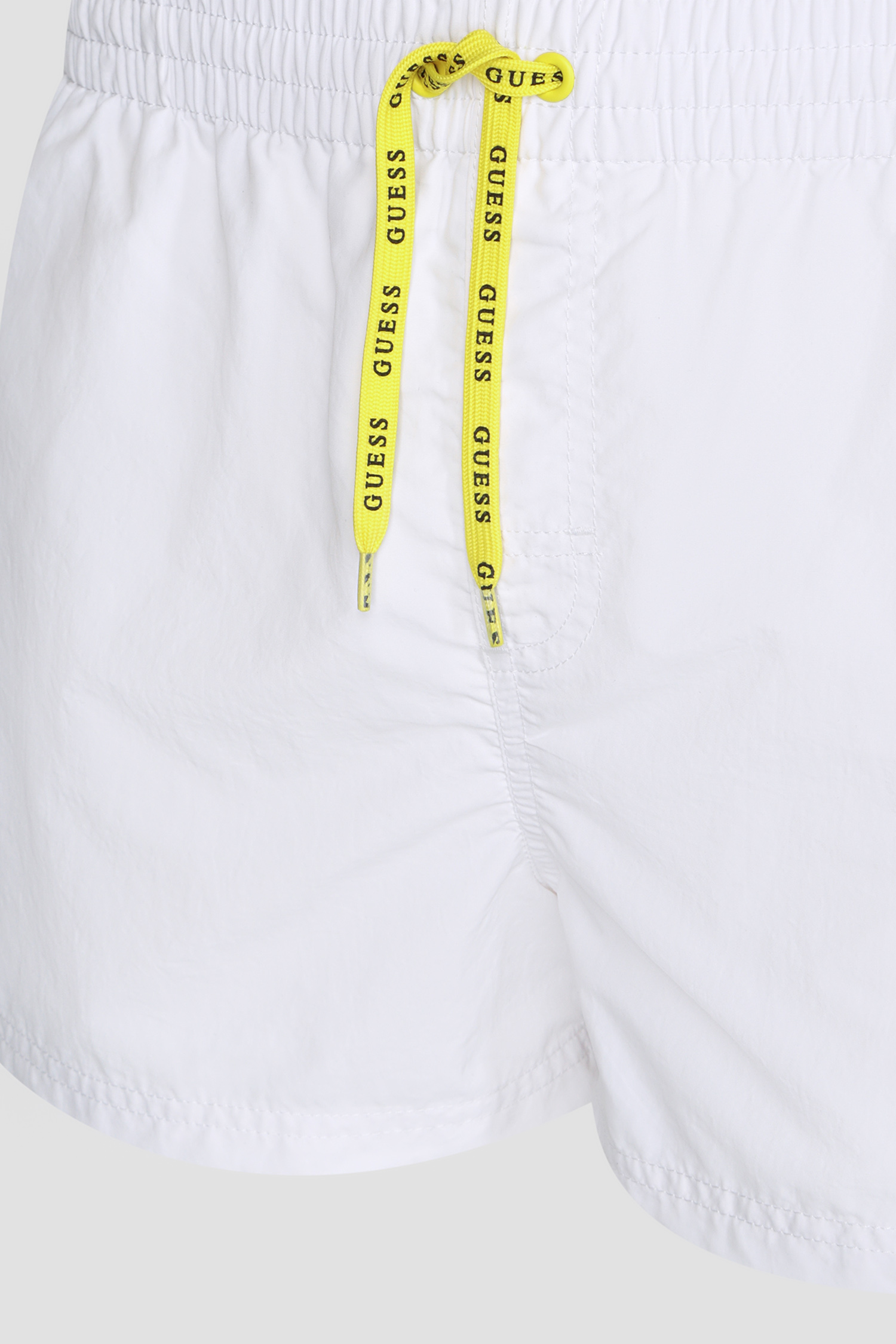 Мужские белые плавательные шорты Guess F2GT27.TEL27;G011