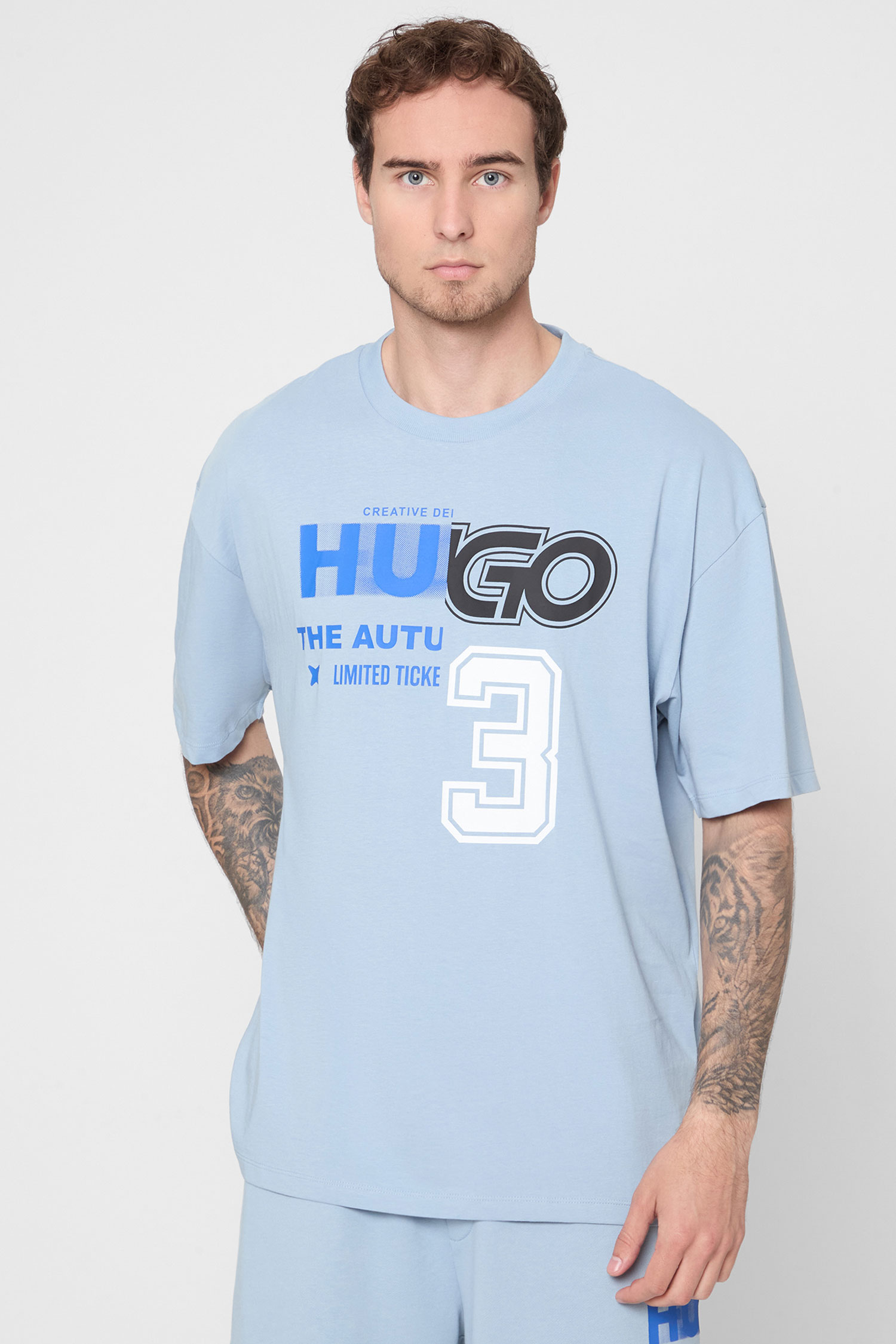 Чоловіча блакитна футболка HUGO BLUE 50544168;458