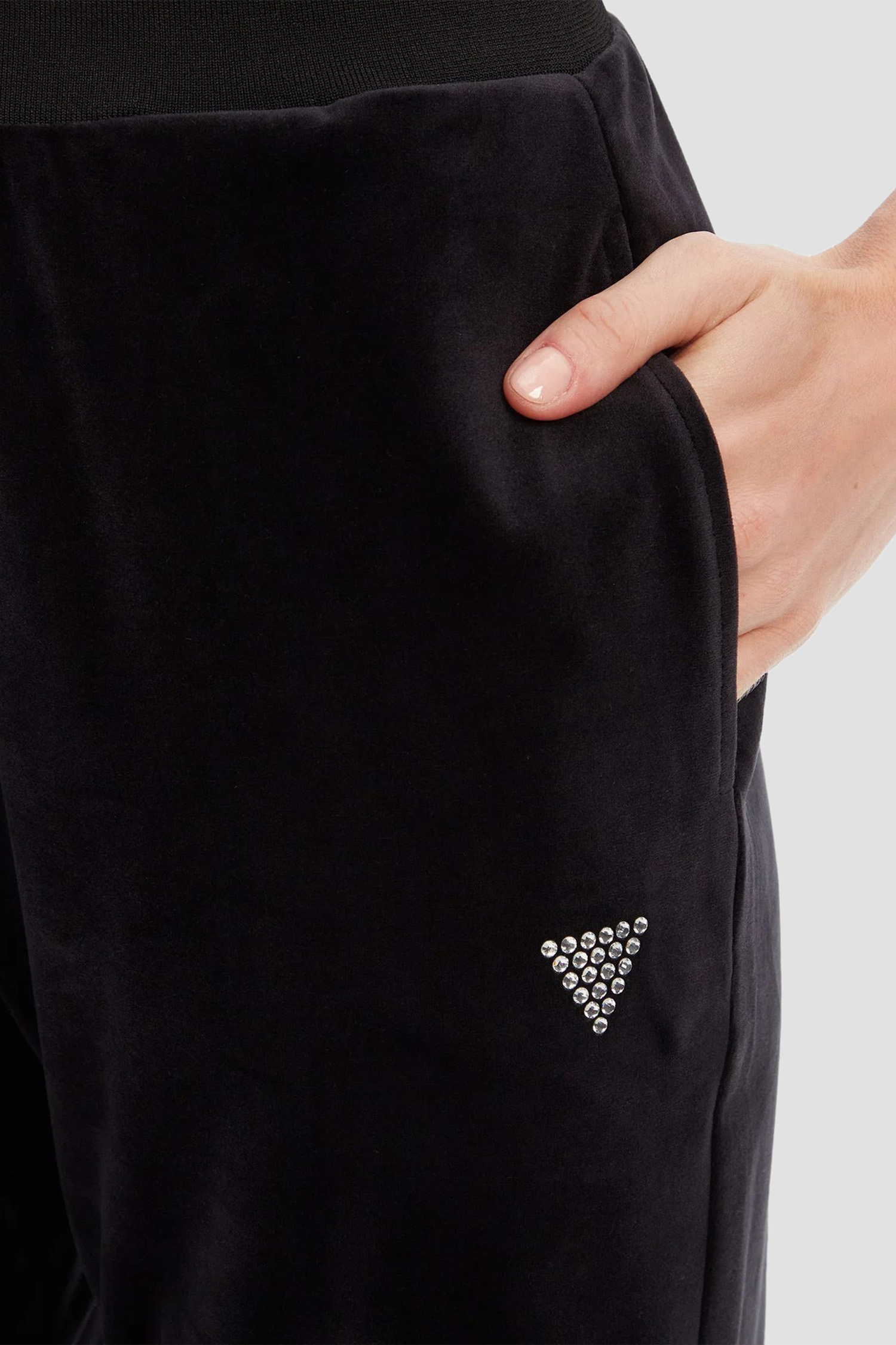 Жіночі чорні велюрові спортивні штани Guess V3BB27.K0232;JBLK