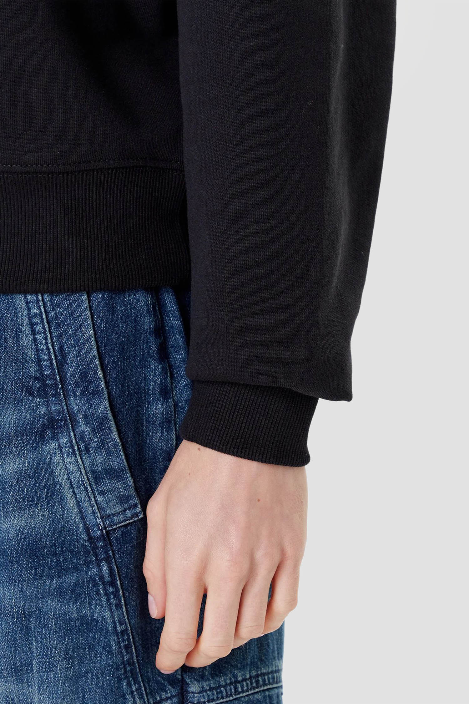 Жіноча чорна спортивна кофта Guess Jeans W5YQ09.K68I4;JBLK