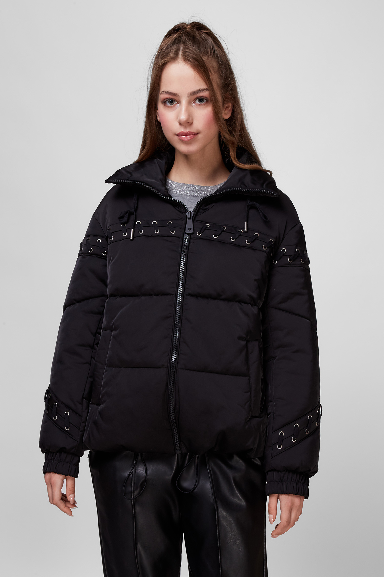 Чорна куртка для дівчат Guess W1BL16.WE4G0;JBLK