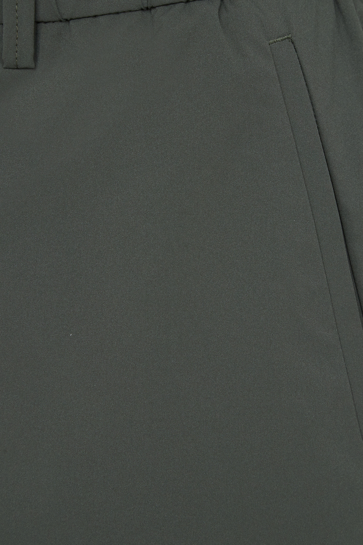 Мужские зеленые шорты BOSS 50504550;379