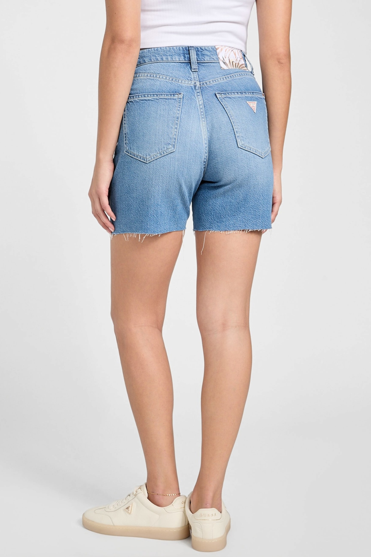 Жіночі блакитні джинсові шорти Guess W5GD47.D5B94;F0RM