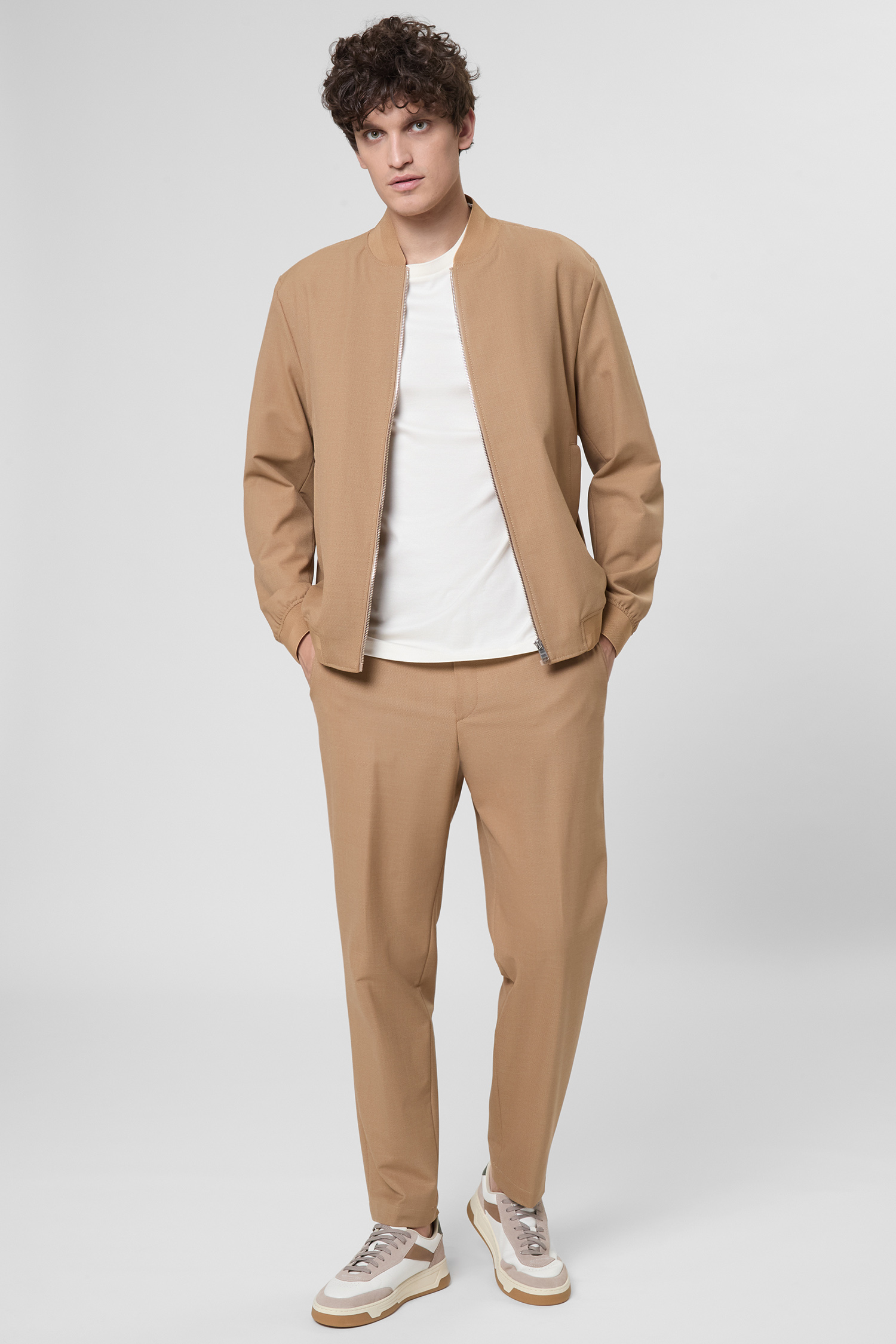 Мужской бежевый бомбер BOSS 50546057;260