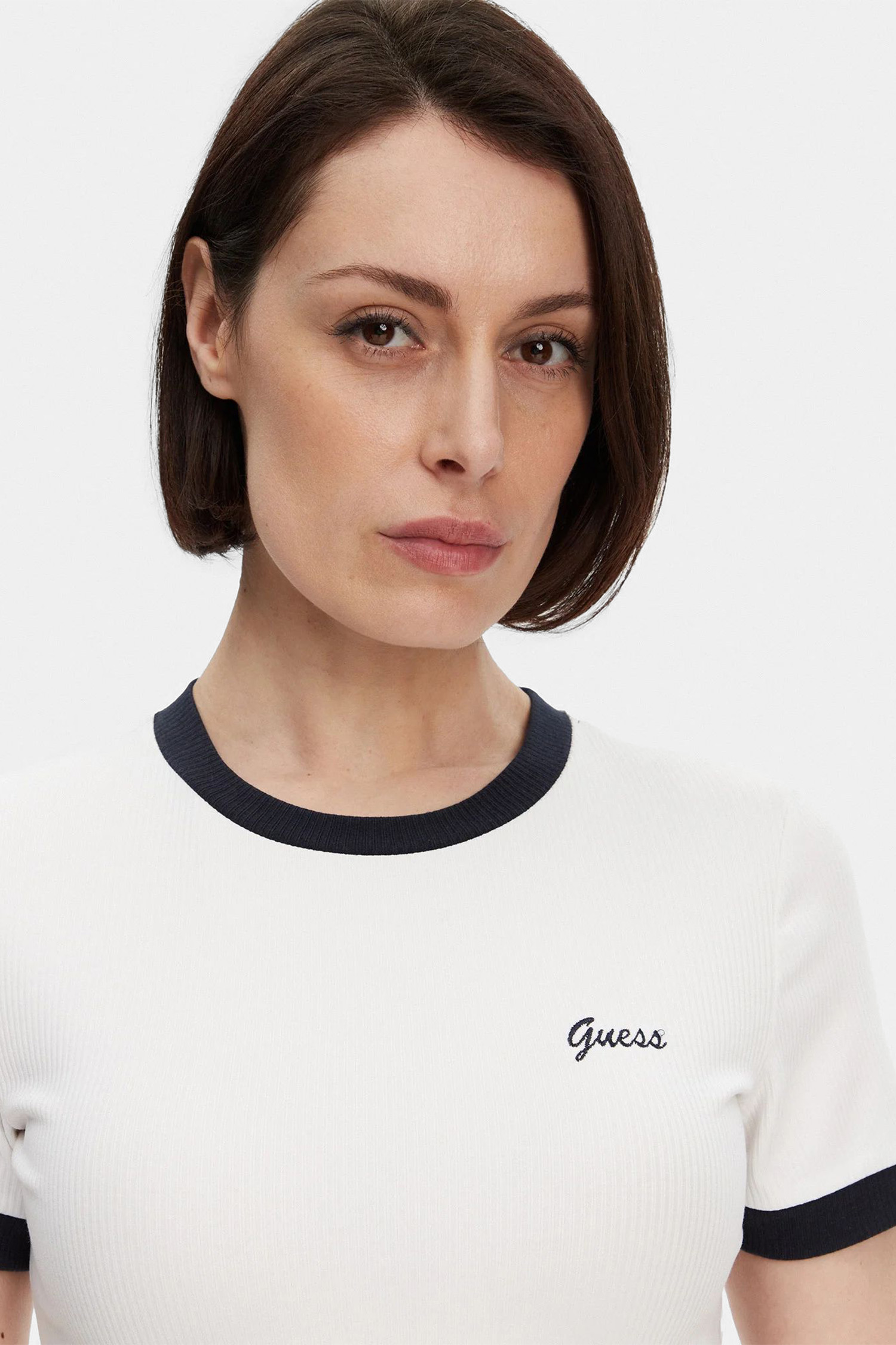 Жіноча біла футболка Guess V5GP08.KCRN2;G011