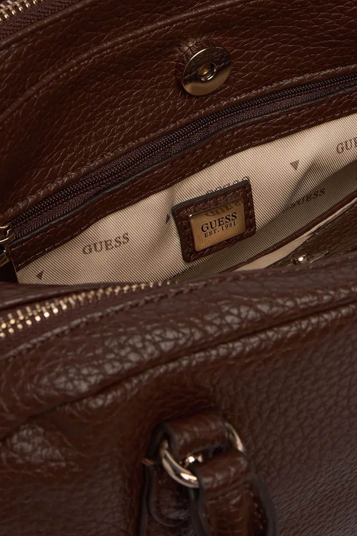 Жіноча темно-коричнева сумка Guess HWBG95.01060;ESP