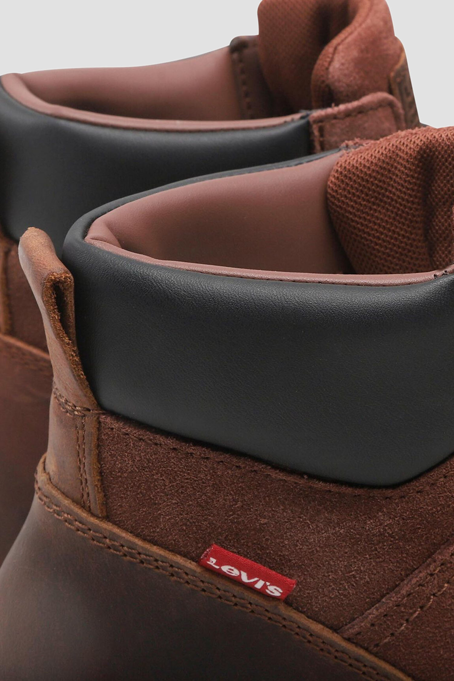 Чоловічі коричневі шкіряні черевики Levi’s® 232198;1700.28