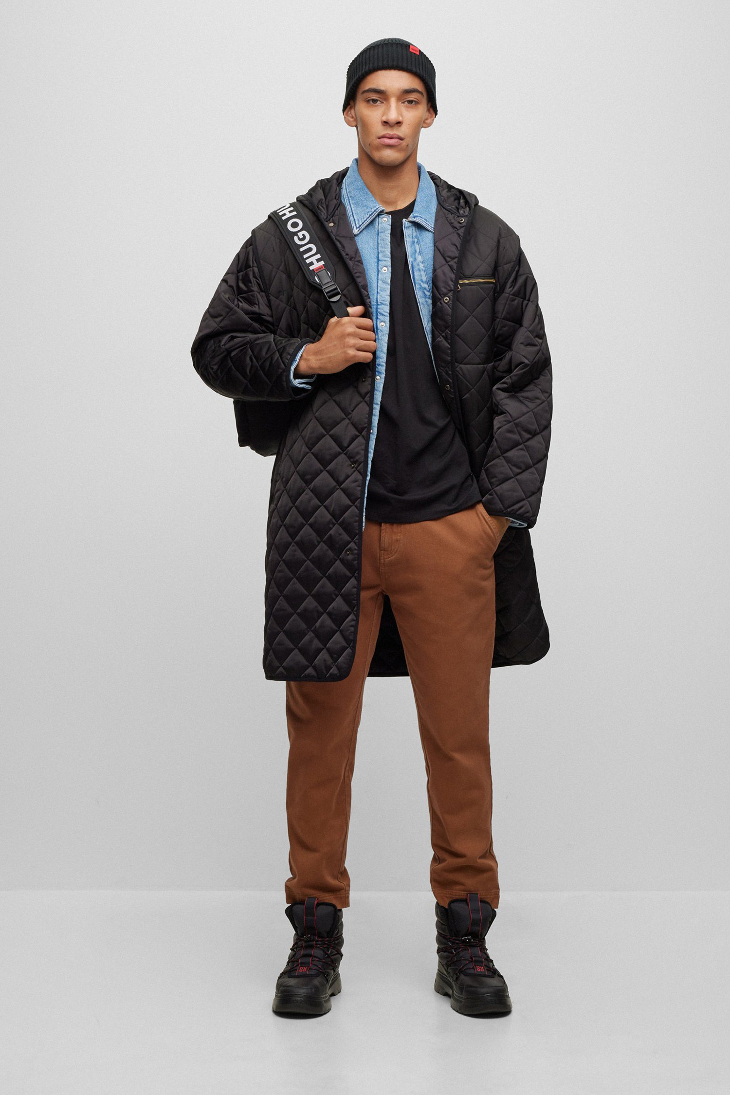 Мужской черный лонгслив HUGO 50466159;001