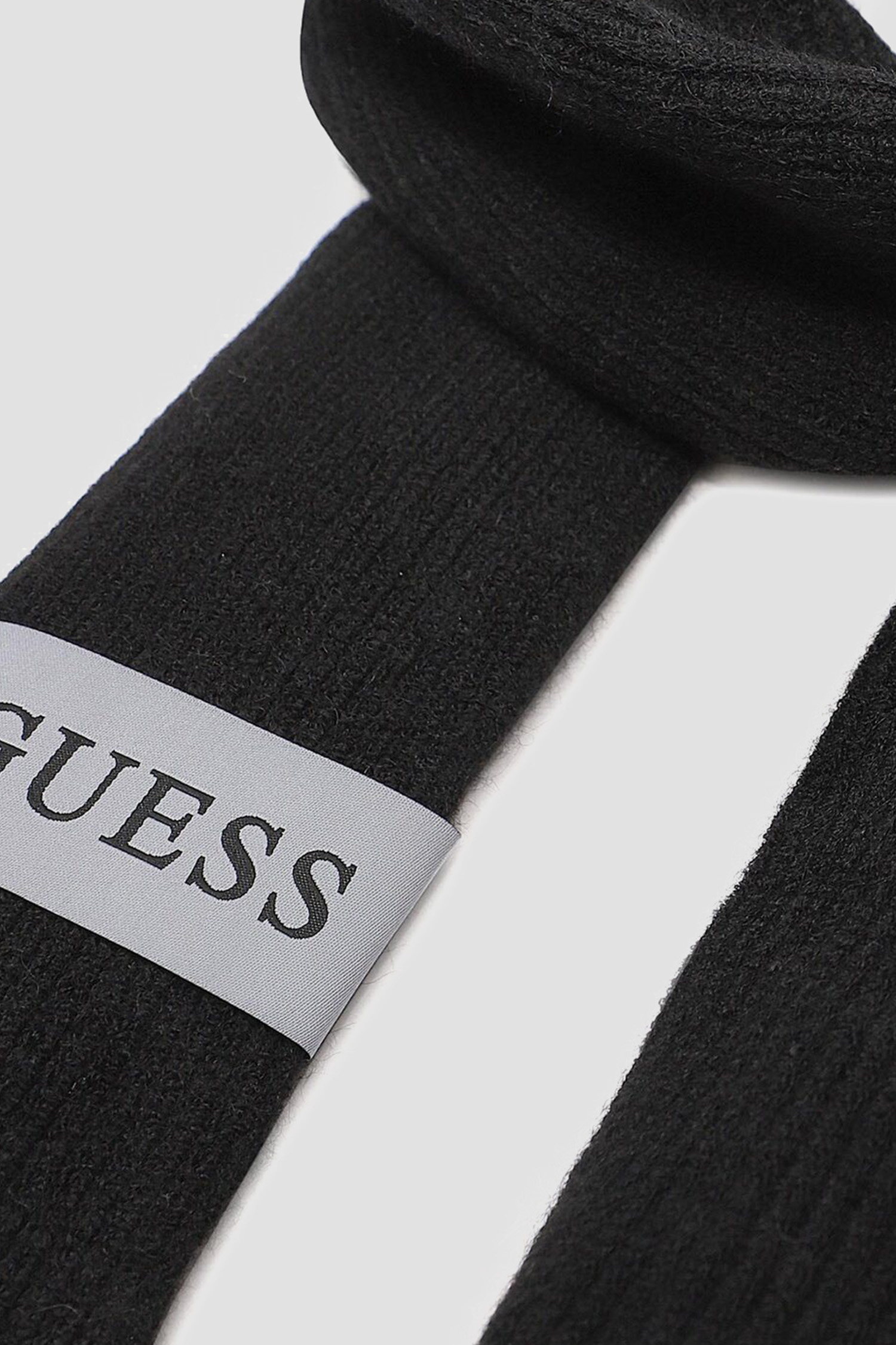 Женский черный шарф Guess AW9961.WOL03;BLA