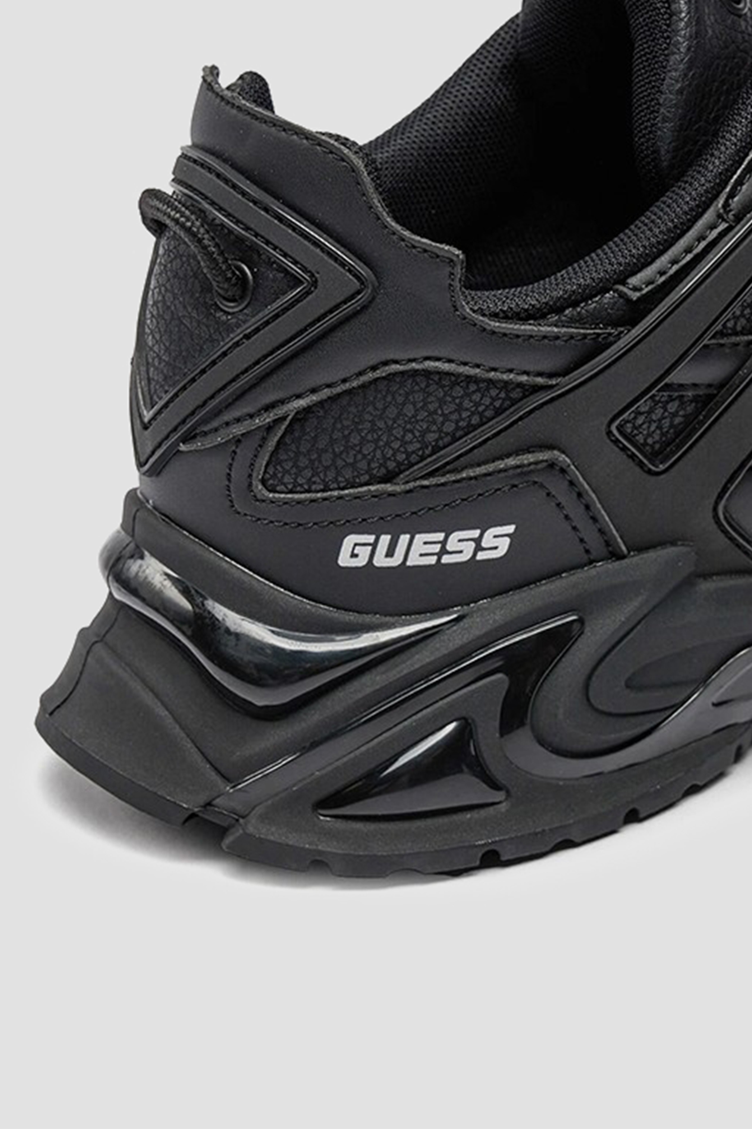 Мужские черные кроссовки Guess FMTBEL.ELE12;BLACK