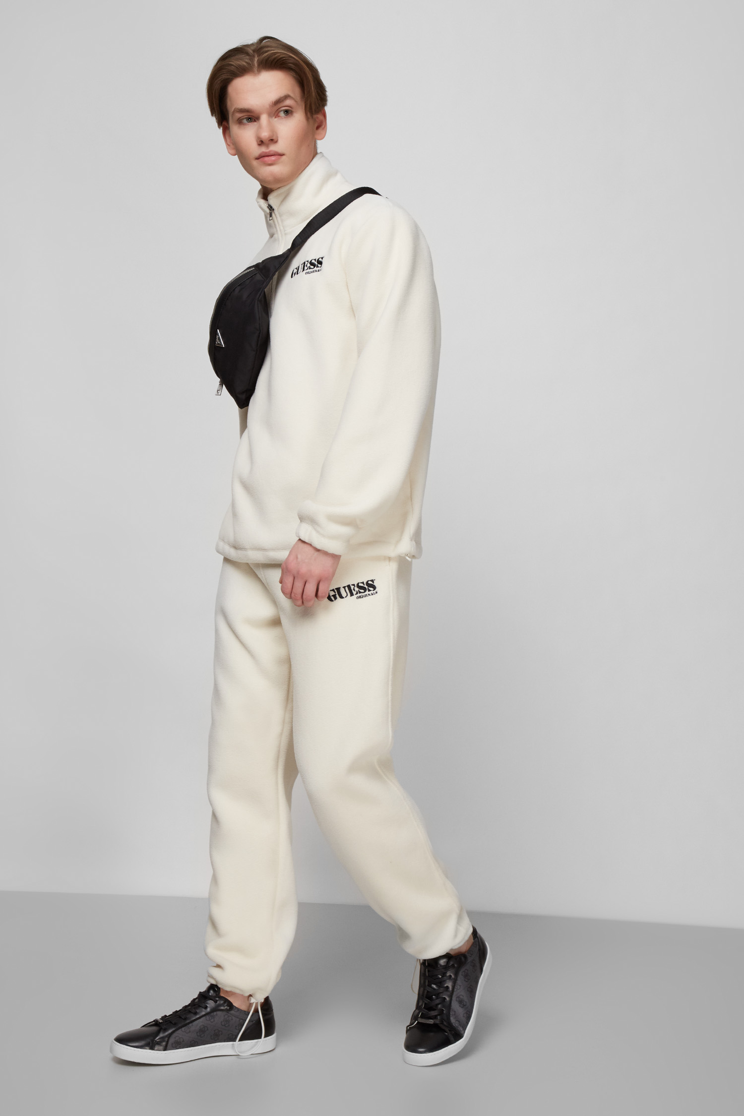 Білі спортивні штани для хлопців Guess M1RQ02.KAWV0;G1O6