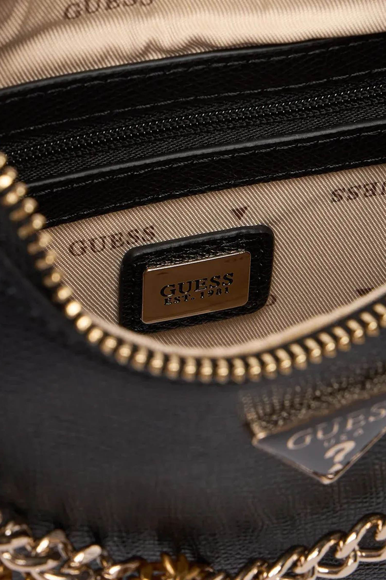 Жіноча чорна сумка Guess HWBG98.99180;BLA