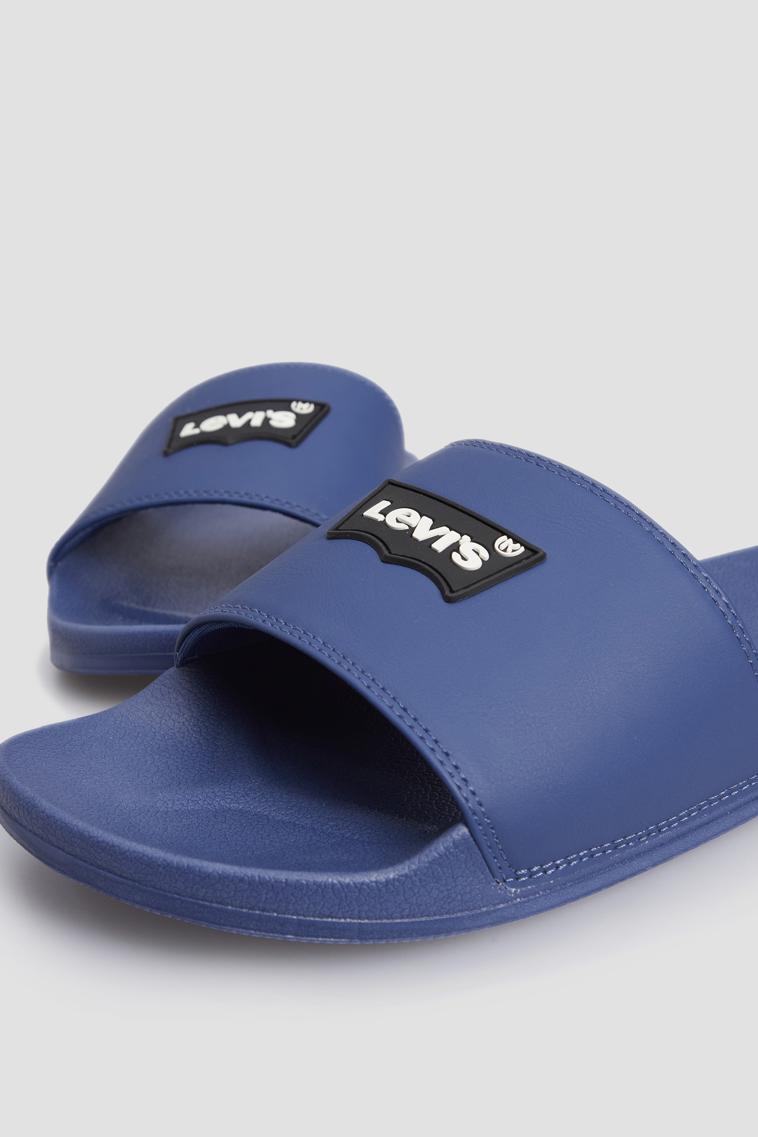 Чоловічі сині слайдери Levi’s® 235642;794.120