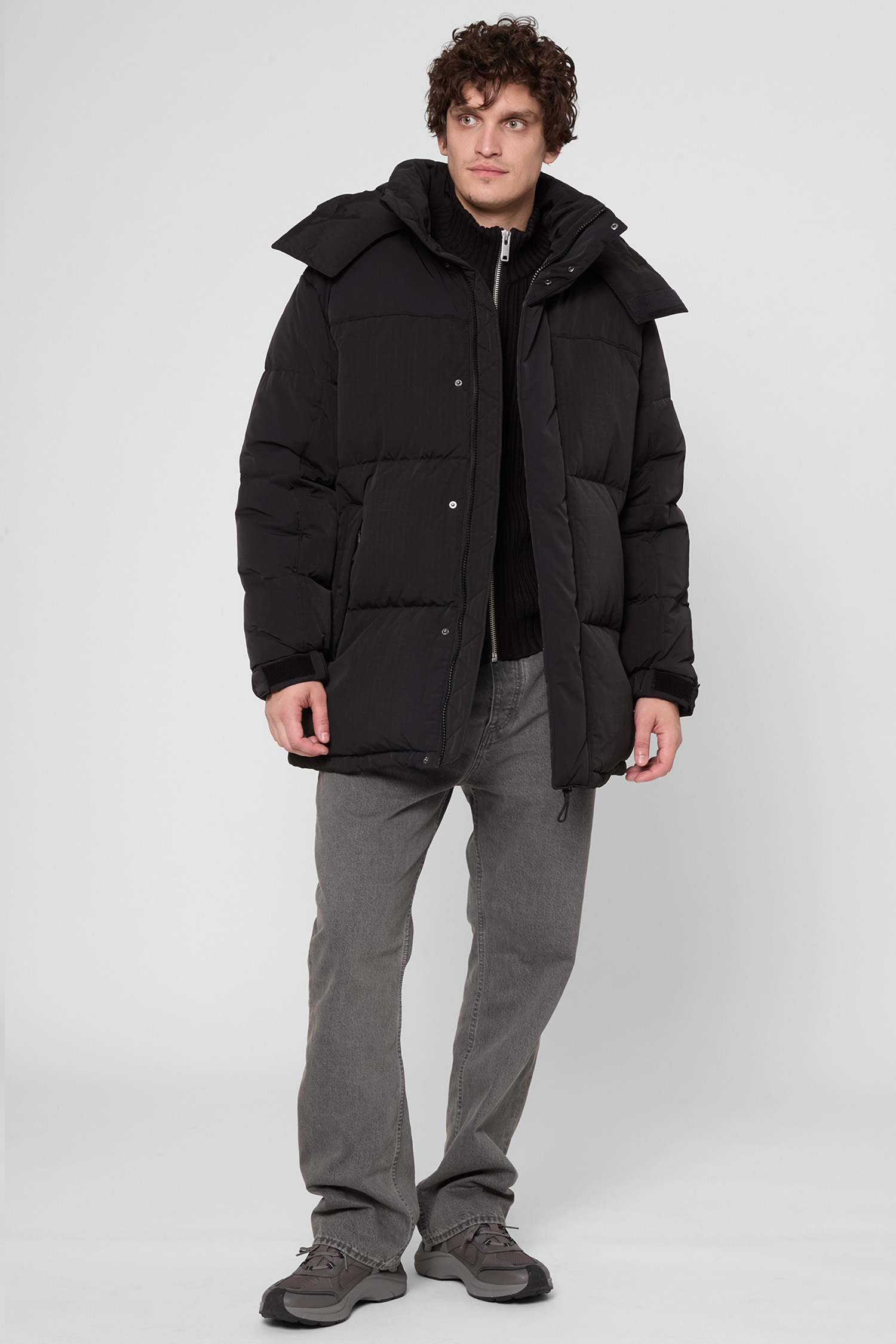 Чоловічий чорний пуховик HUGO 50547890;001