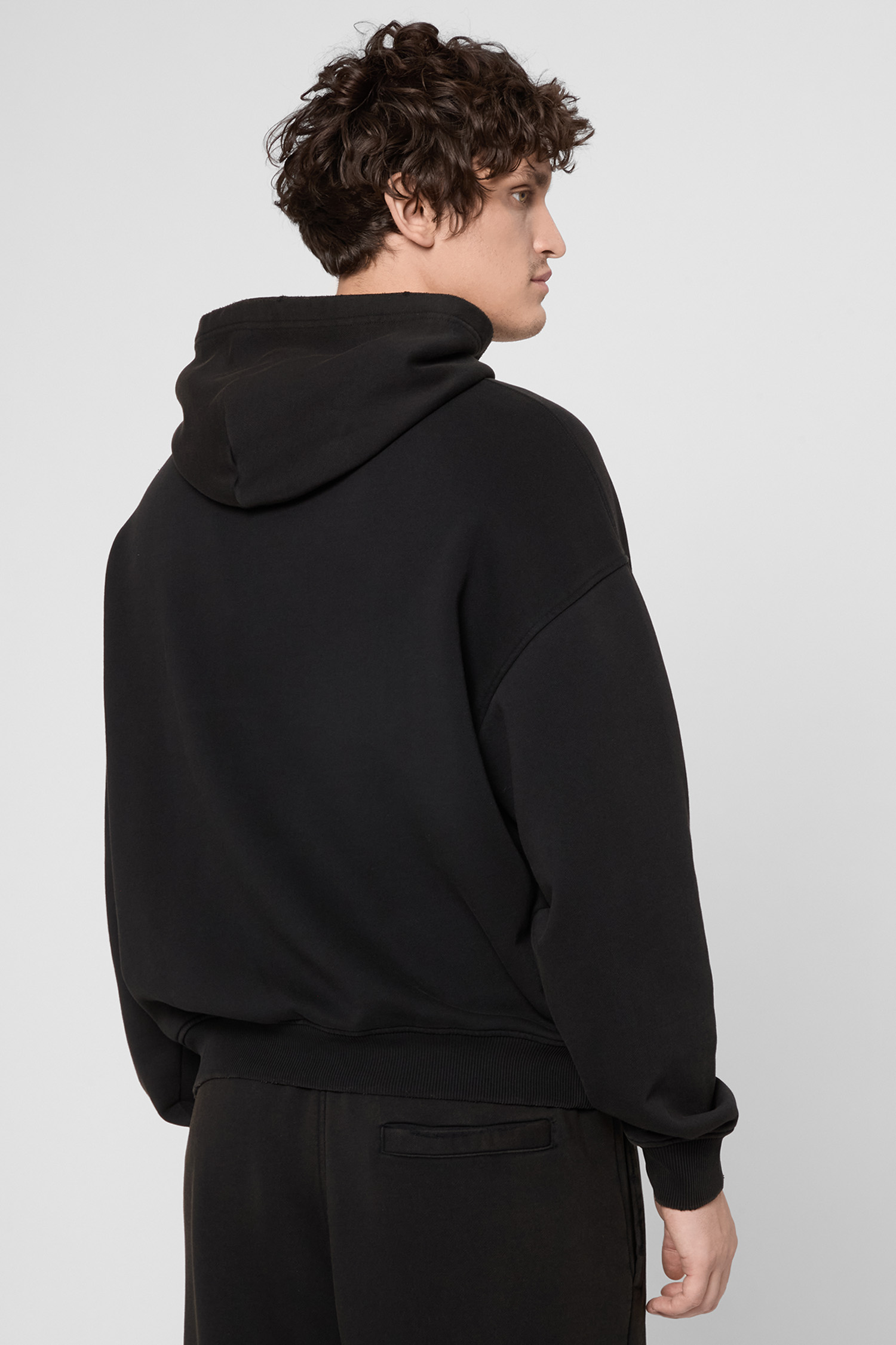 Мужское черное худи HUGO BLUE 50546532;036