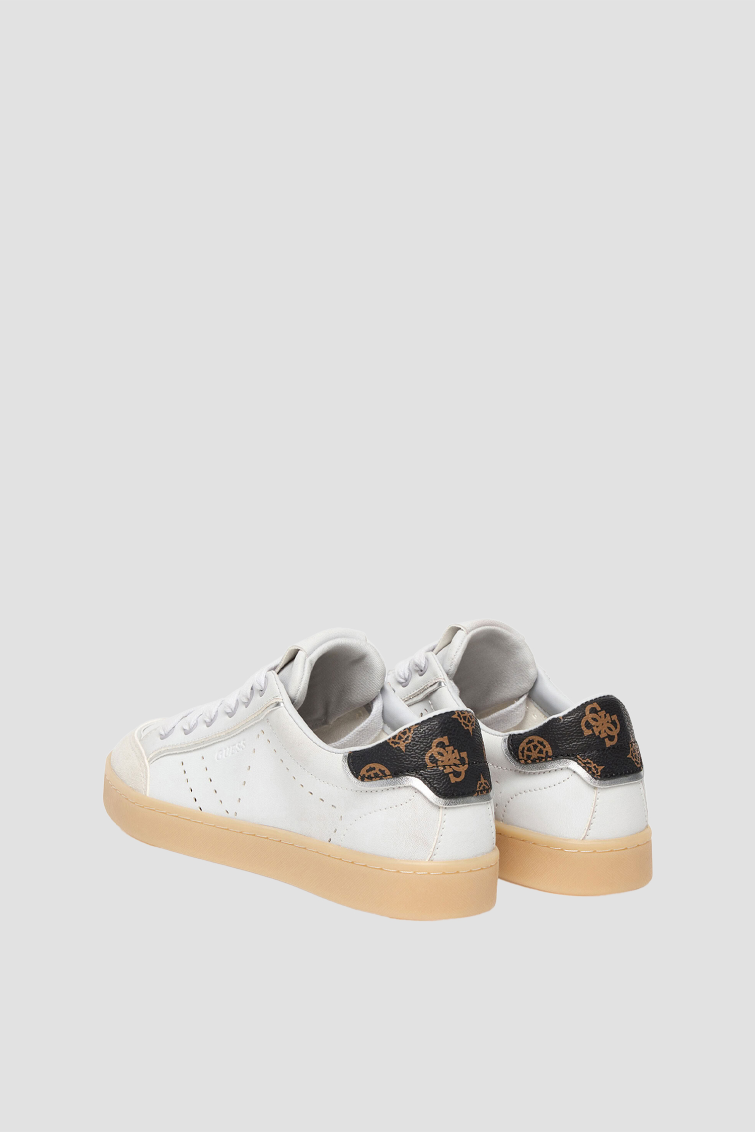 Жіночі білі снікерси Guess FLPJHE.FAL12;WHITE