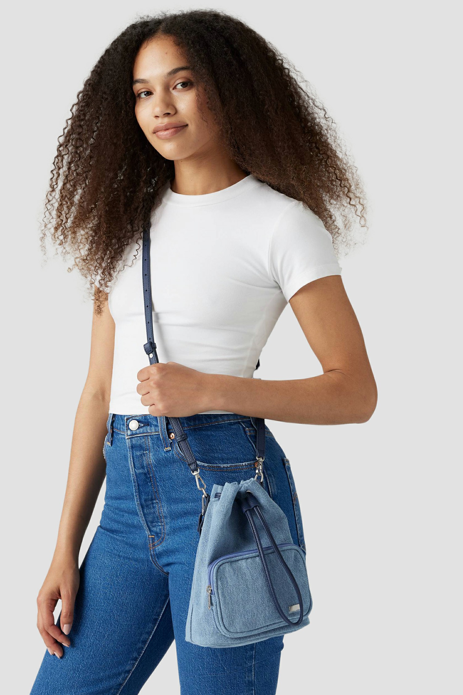 Женская синяя джинсовая сумка Levi’s® 235709;13.13