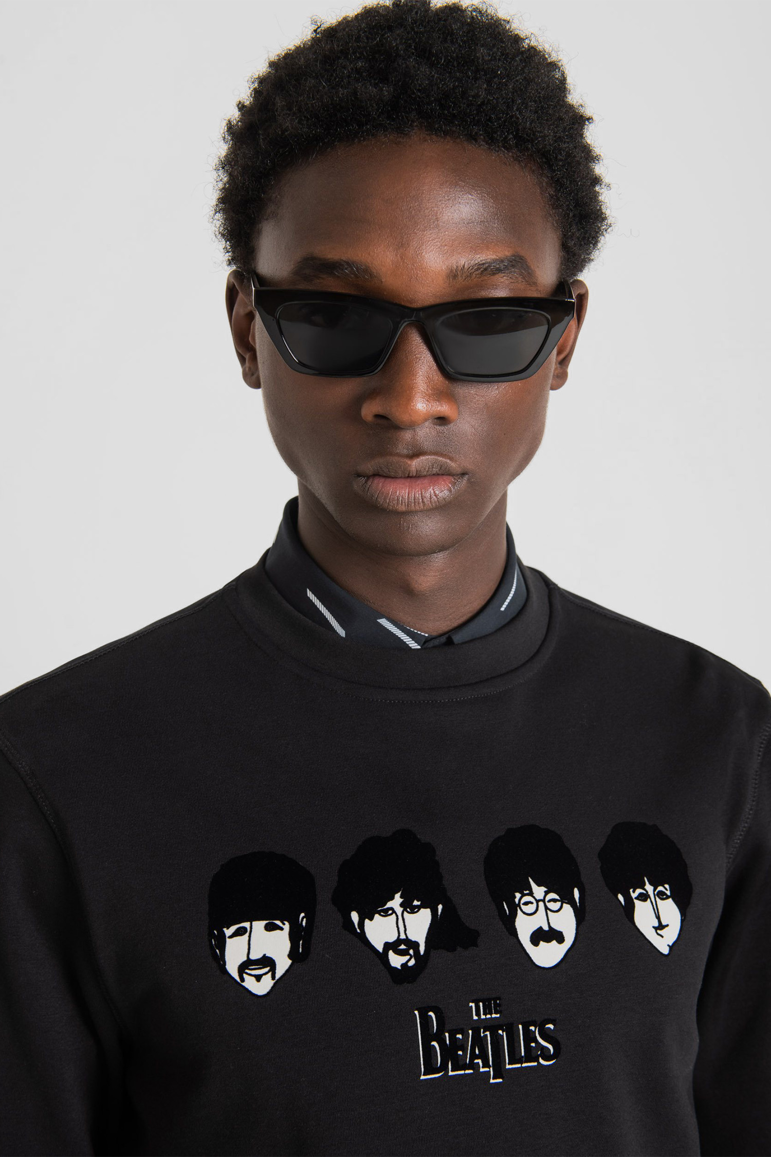 Мужской черный свитшот Antony Morato MMFL00961.FA150185;9000