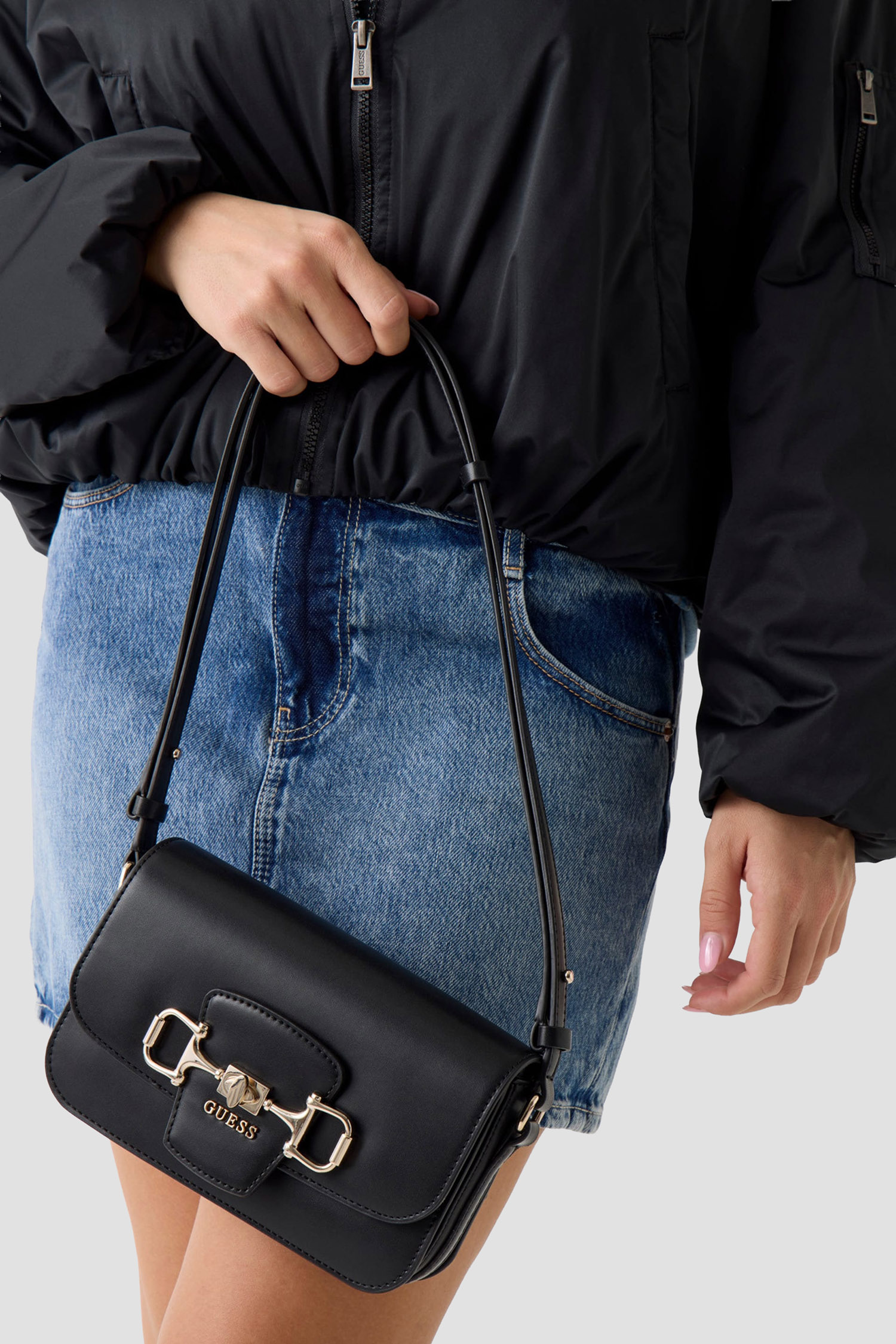 Женская черная сумка Guess HWVG99.10210;BLA