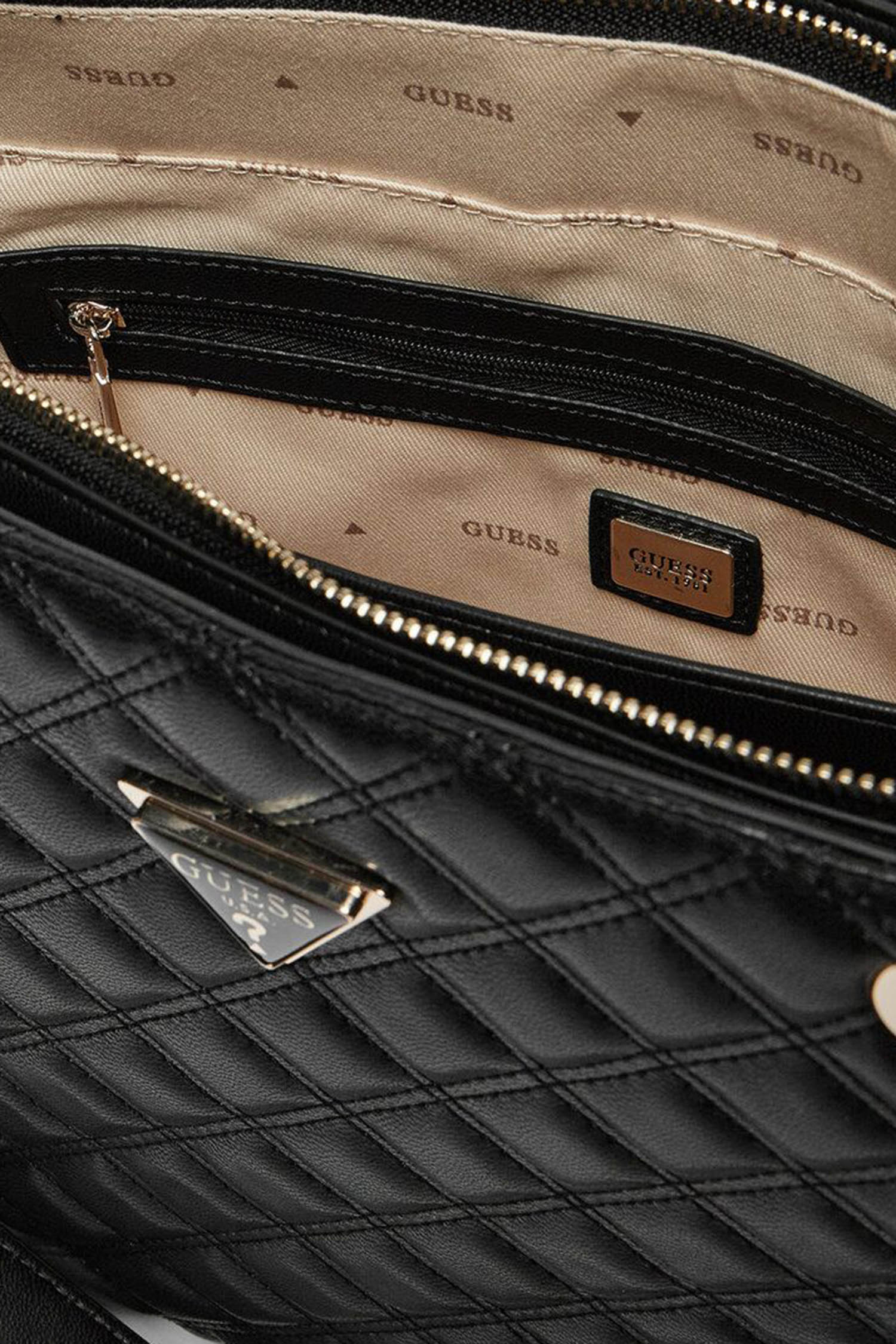 Жіноча чорна сумка Guess HWQG87.48240;BLA