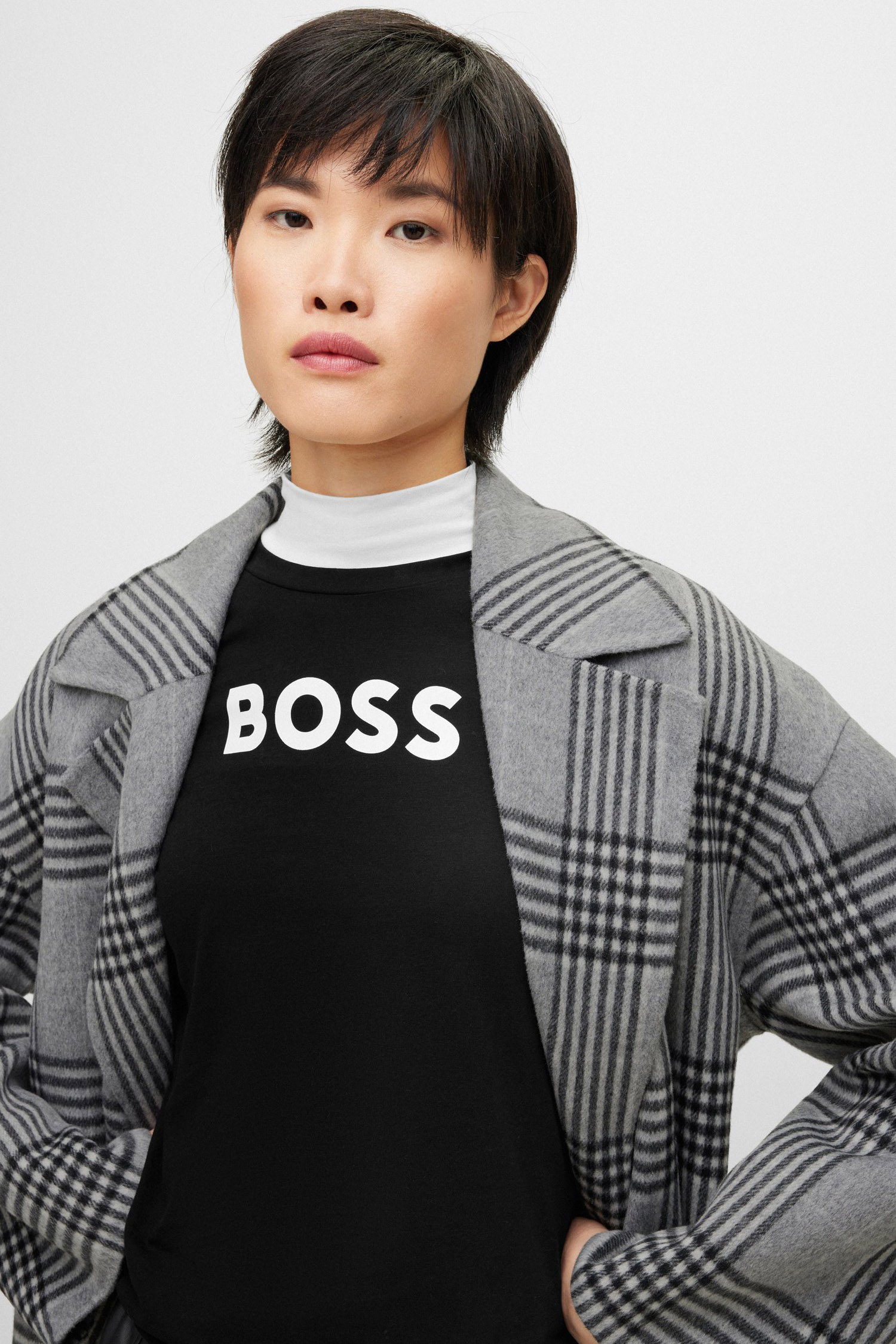 Женская черная футболка BOSS 50468356;001